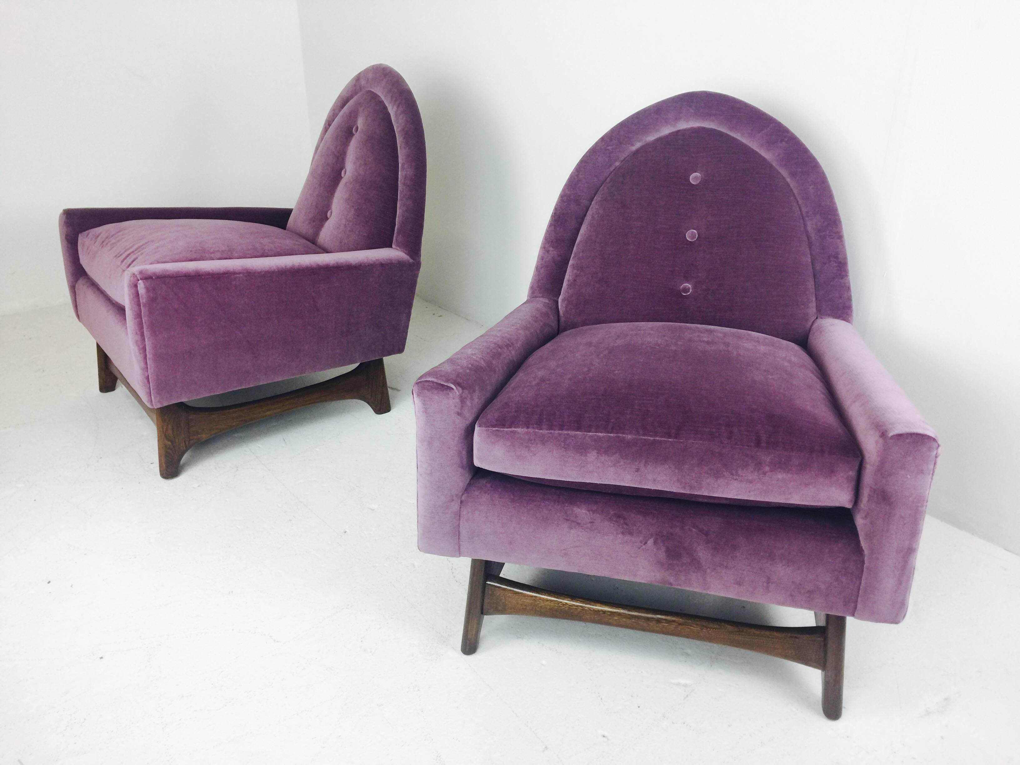 Pair of Purple Velvet Lounge Chairs in the Style of Adrian Pearsall In Excellent Condition In Dallas, TX
