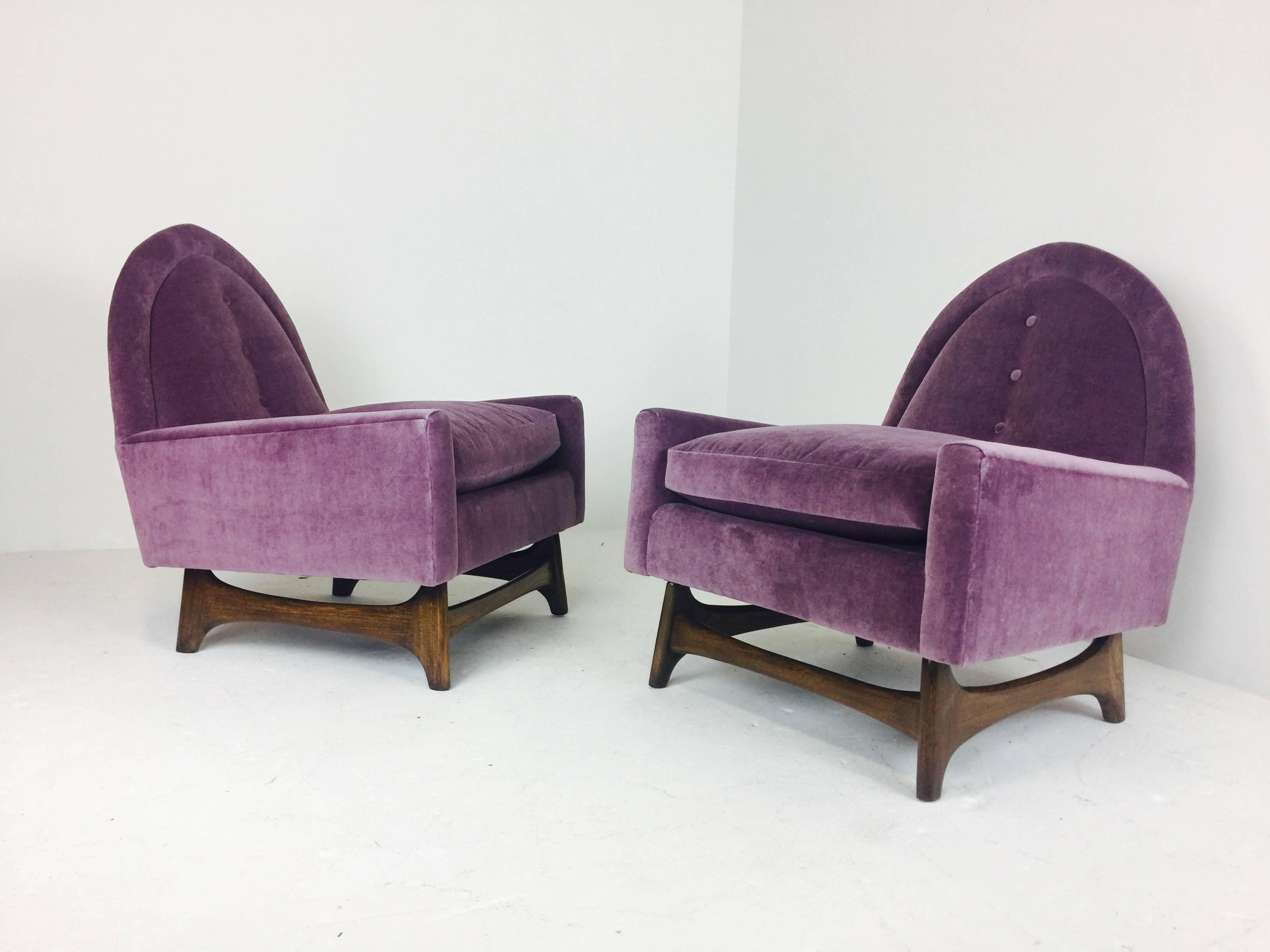 20th Century Pair of Purple Velvet Lounge Chairs in the Style of Adrian Pearsall