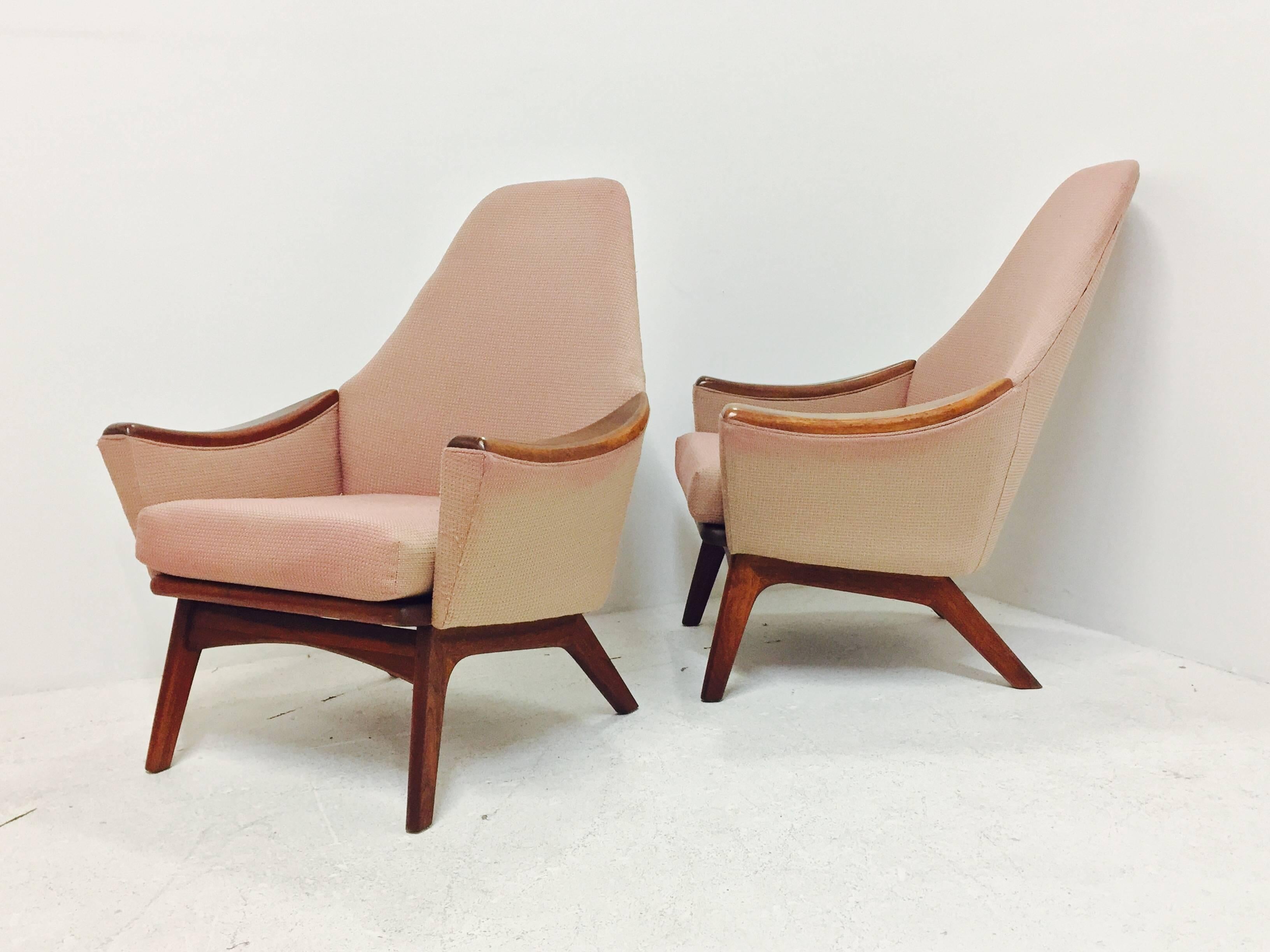 Pair of High Back Lounge Chairs by Adrian Pearsall for Craft Associates In Good Condition In Dallas, TX