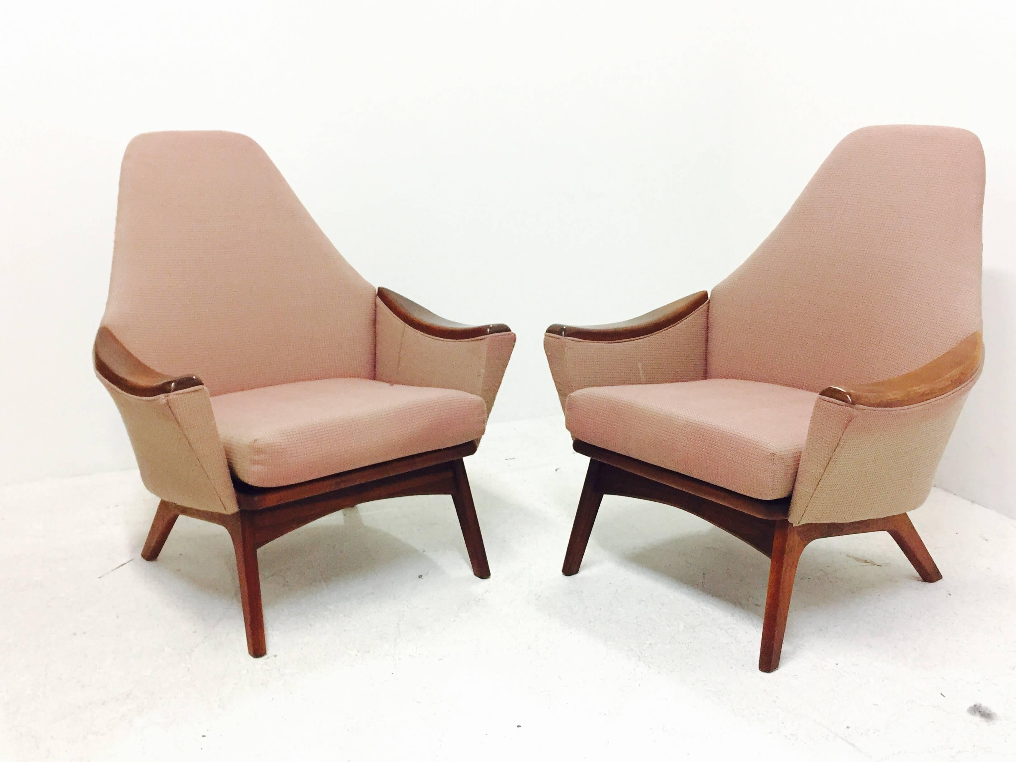 Pair of high back lounge chairs by Adrian Pearsall for Craft Associates. Upholstery and refinishing is recommend, circa 1960s.

Dimensions: 30