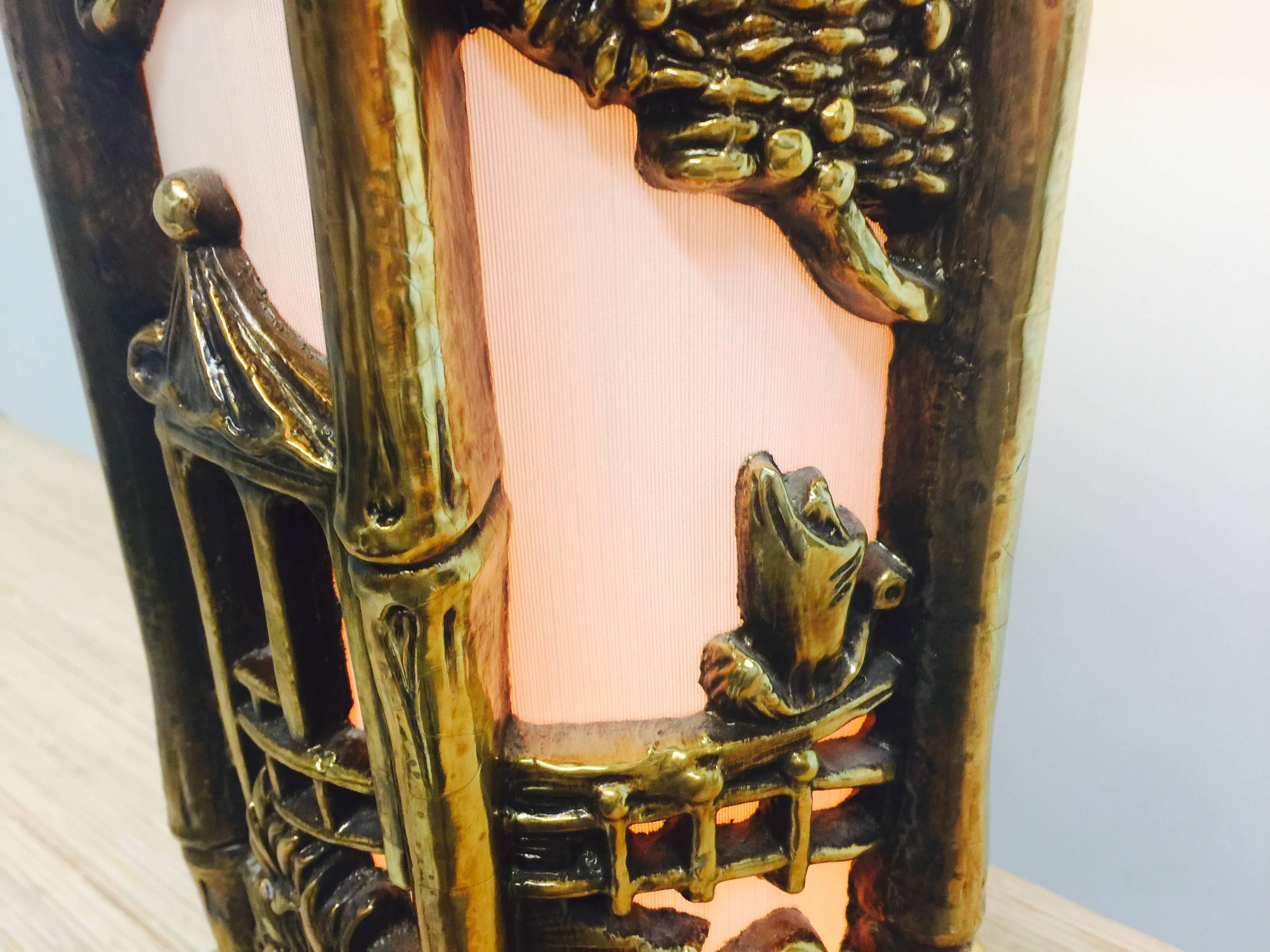 Paire de lampes chinoiseries en or dans le style de James Mont en vente 3