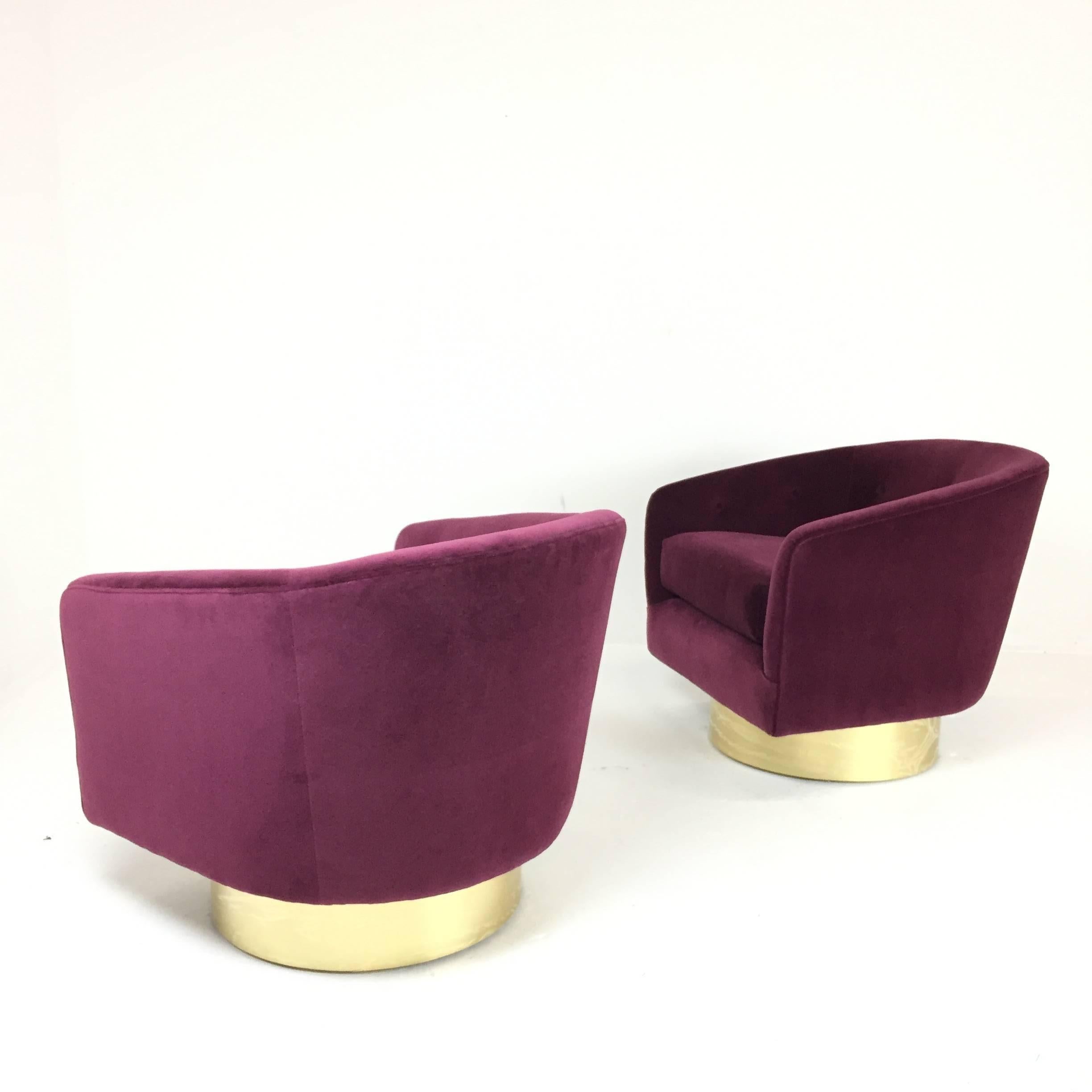 Mid-Century Modern Pair of Newly Upholstered Velvet Milo Baughman Swivel Chairs with Brass Plinths