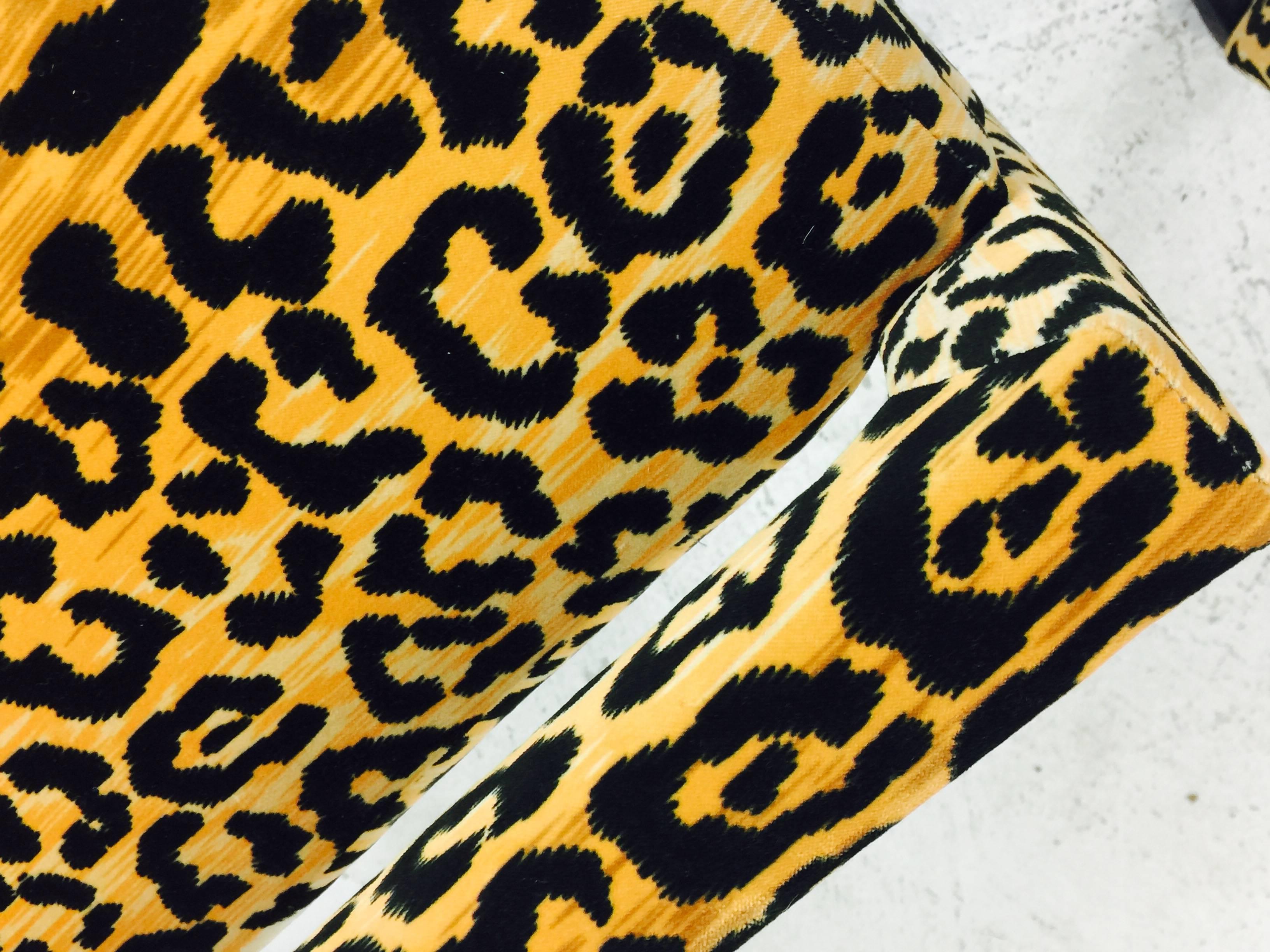 Pair of Milo Baughman Leopard Parsons Chairs on Casters In Excellent Condition In Dallas, TX