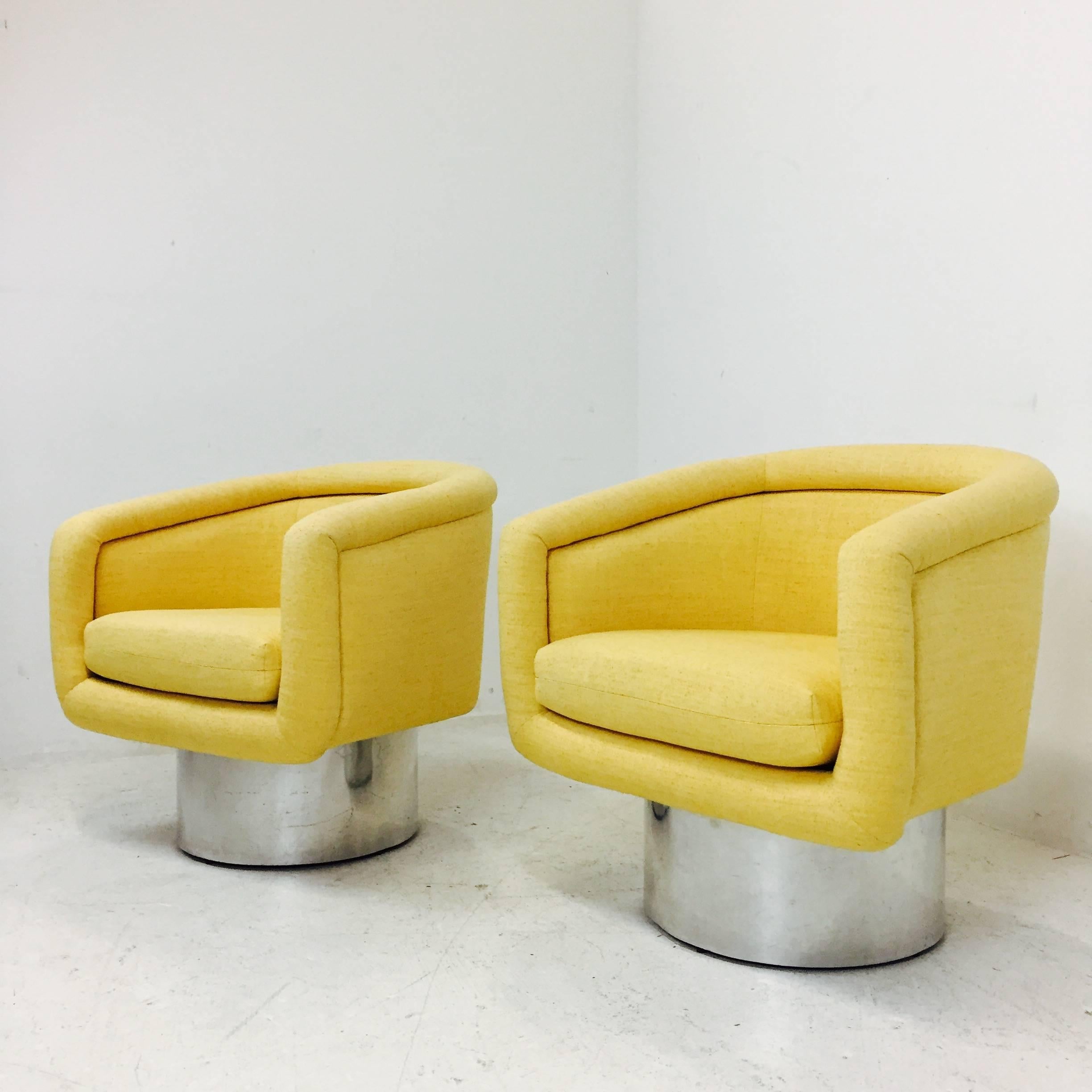 Mid-Century Modern Pair of Swivel Chairs with Polished Steel Plinth Base by Leon Rosen for Pace