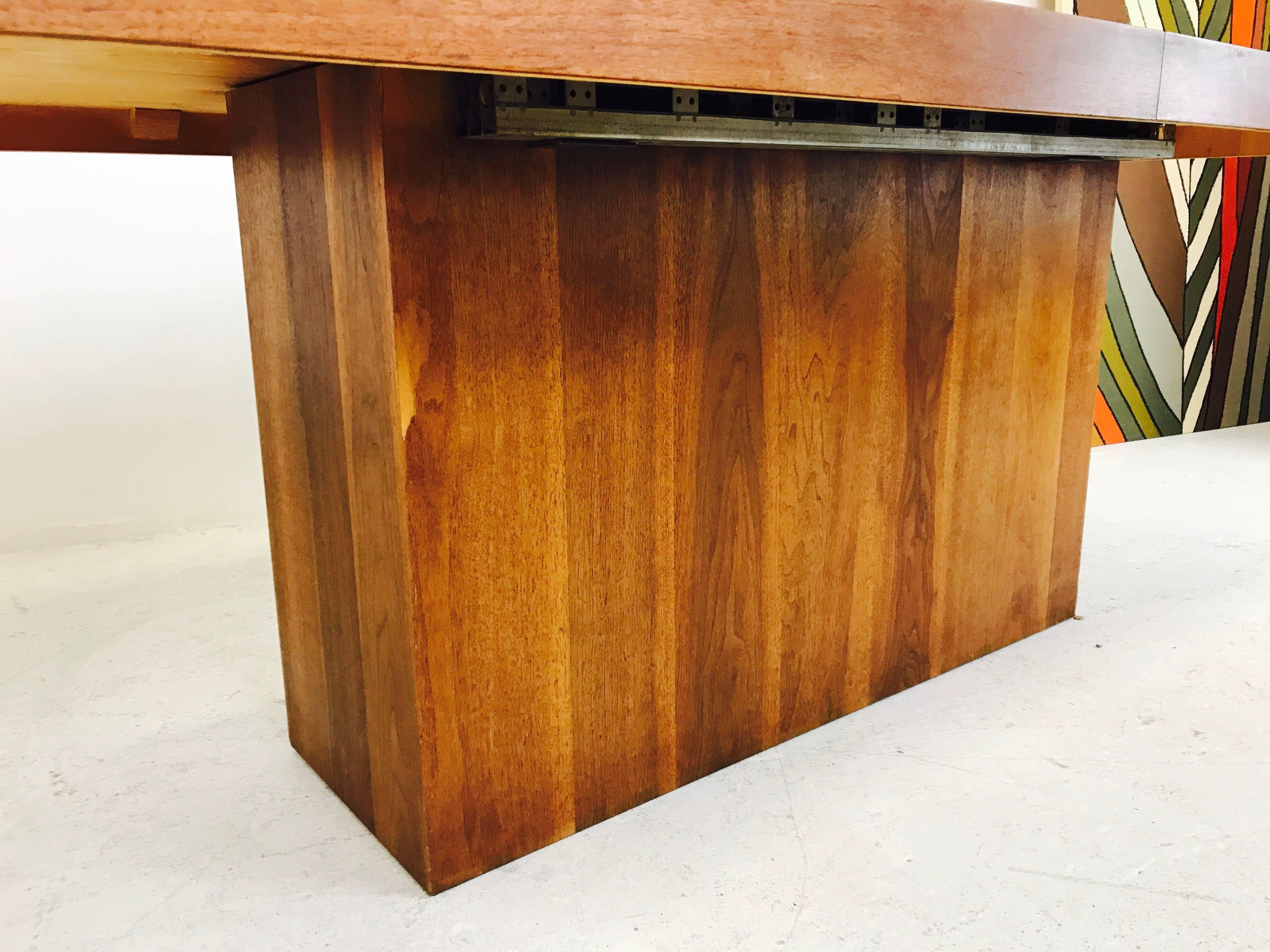 Walnut Dining Table with Leaves by Milo Baughman for Dillingham 1