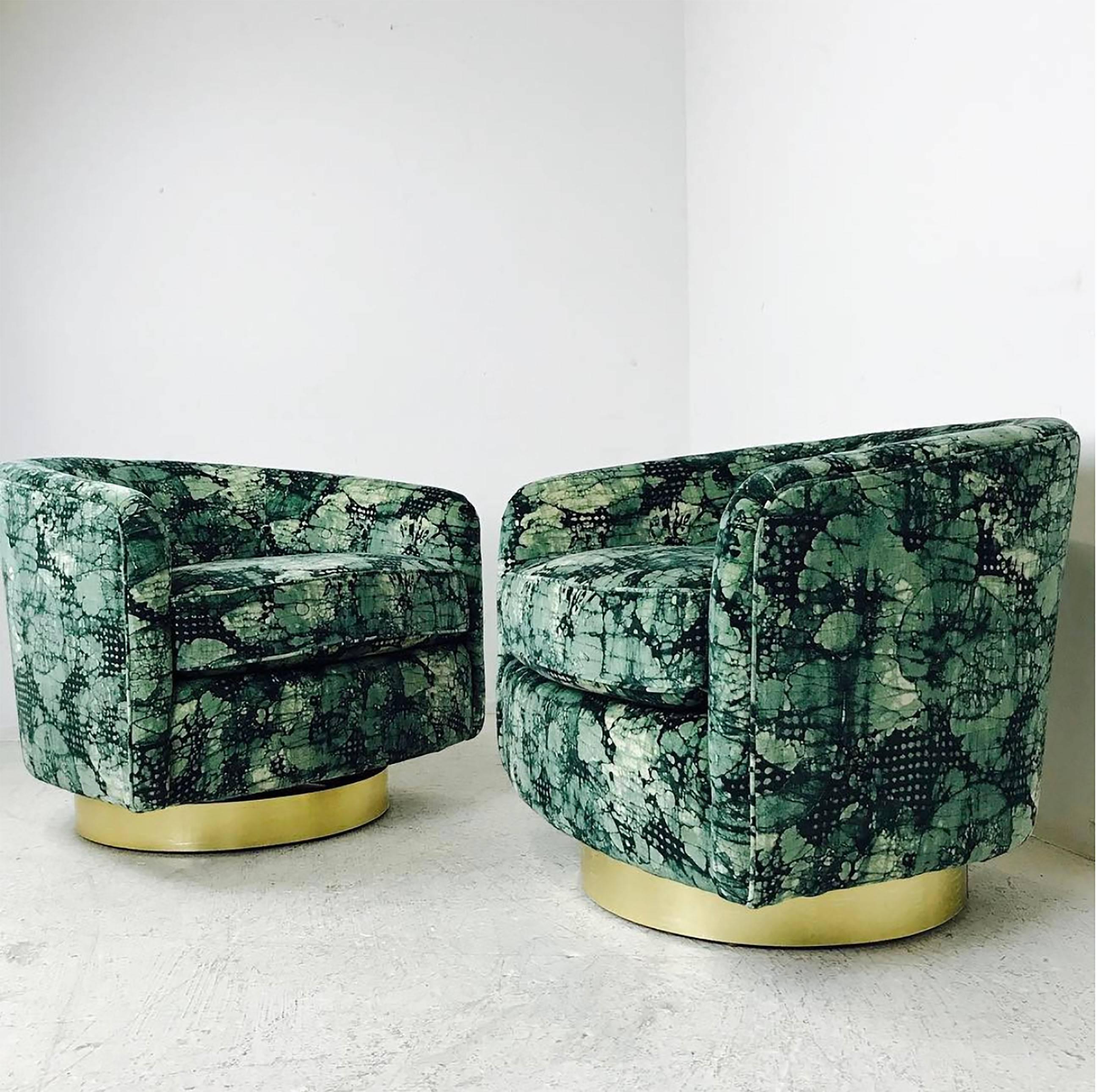Pair newly upholstered brass swivel lounge chairs by Milo Baughman in Kelly Wearstler fabric. 

dimensions: 28