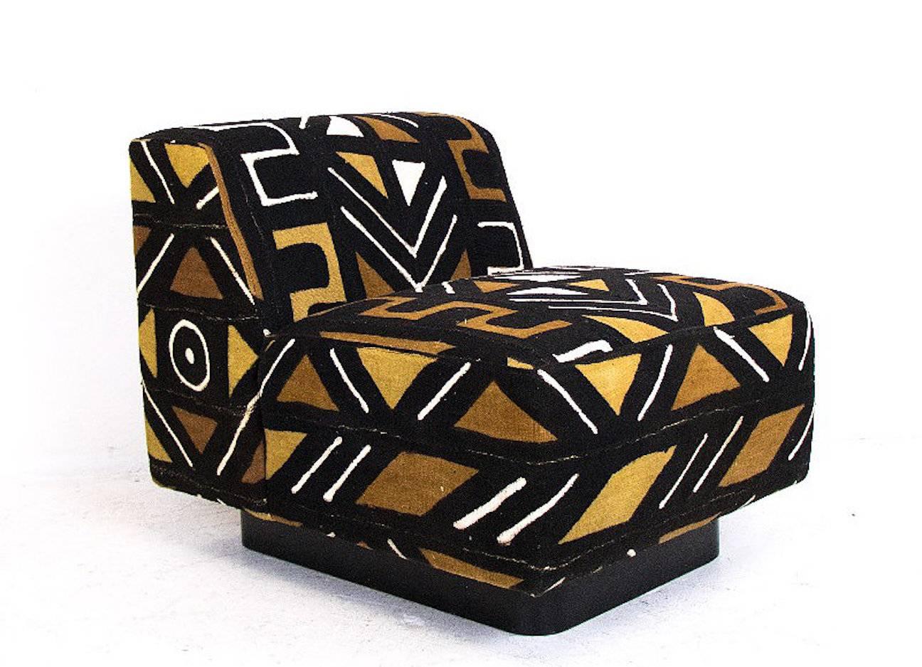 20th Century Pair of Tribal Slipper Chairs by Novikoff