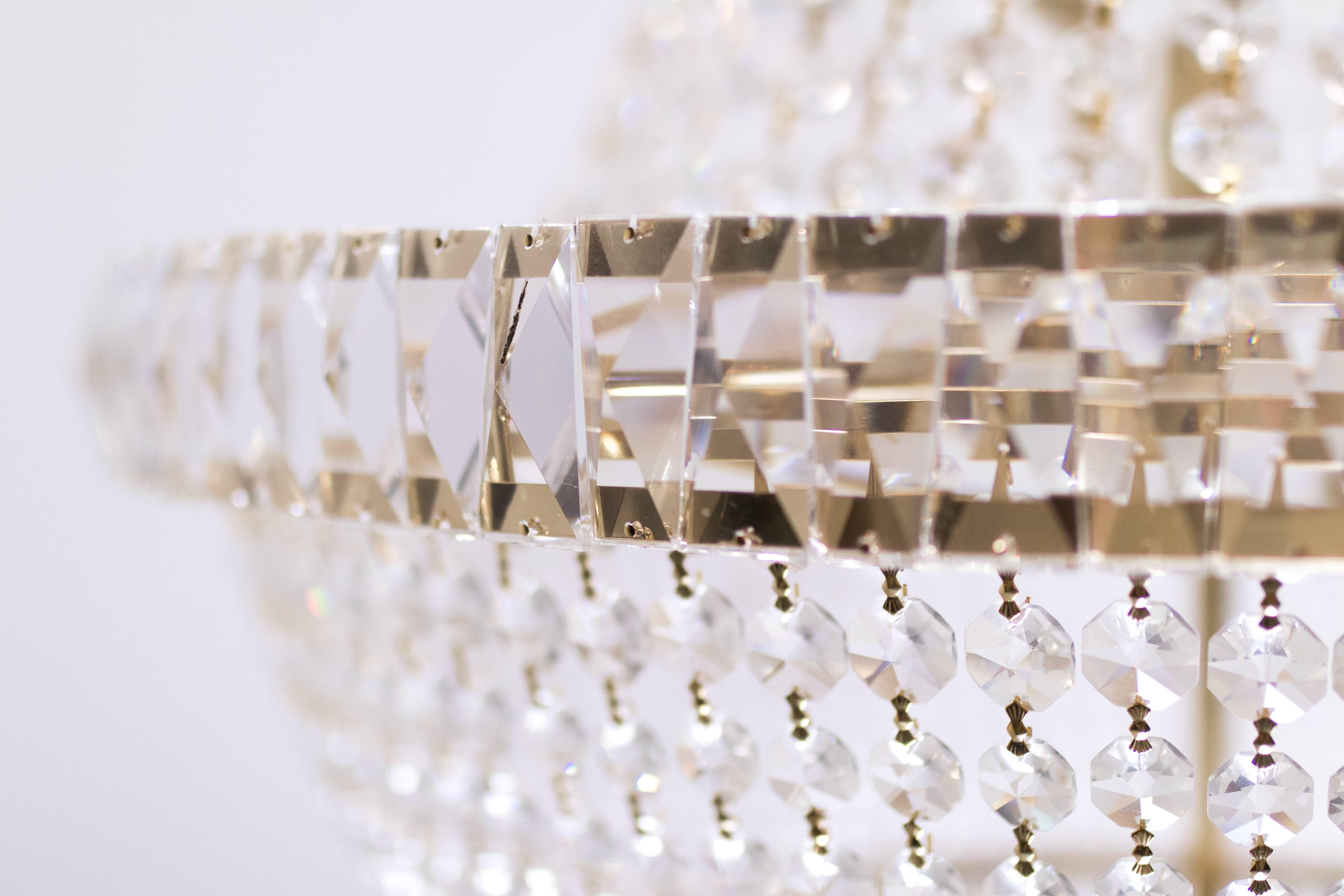 Lustre à neuf lumières en cristal Bon état - En vente à Dallas, TX