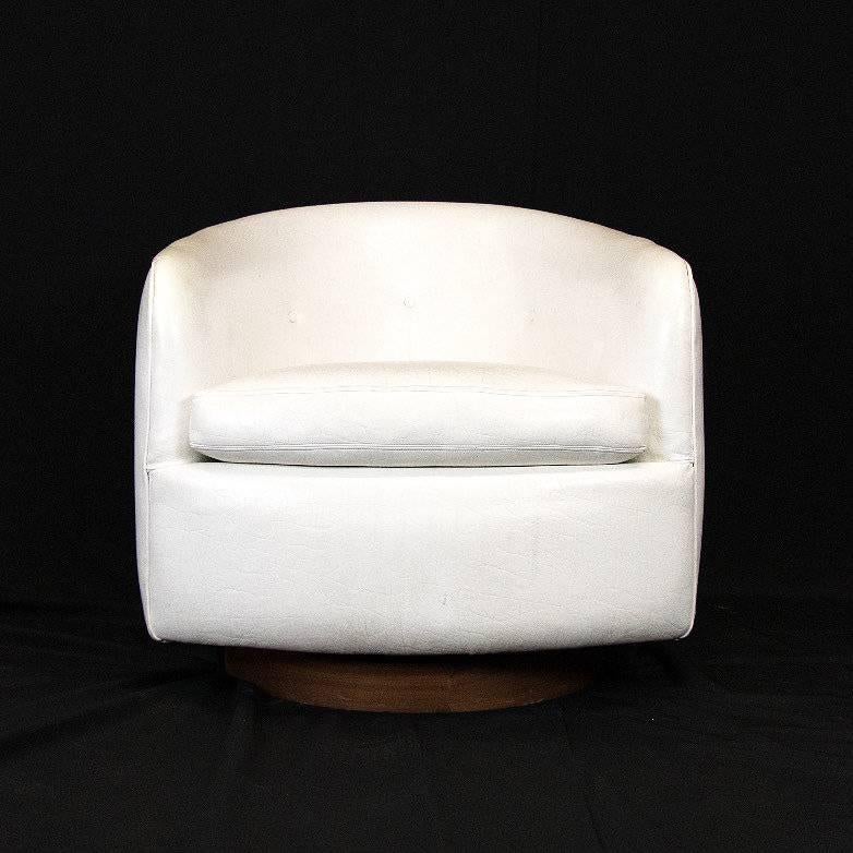 20th Century Pair of Milo Baughman White Vinyl Swivel Chairs