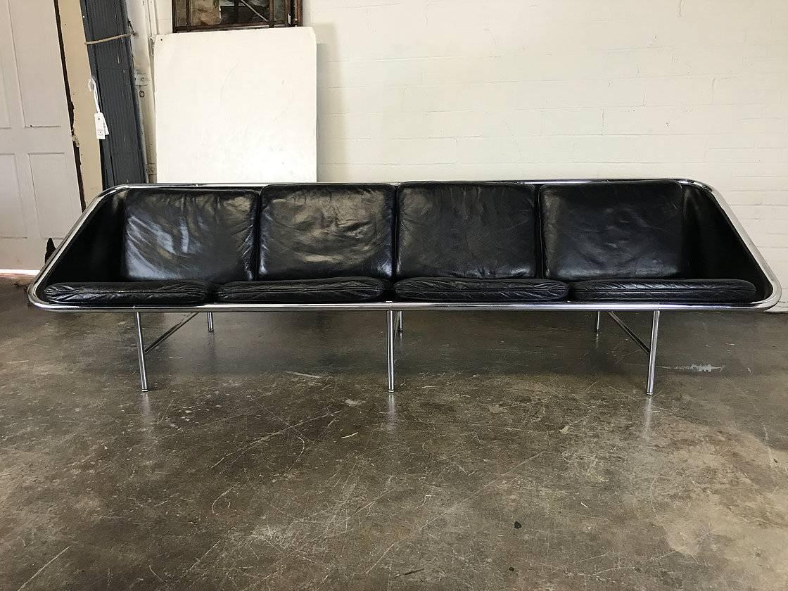 George Nelson leather sling sofa for Herman Miller. In good vintage condition with wear due to age and use, circa 1950s

Dimensions: 110