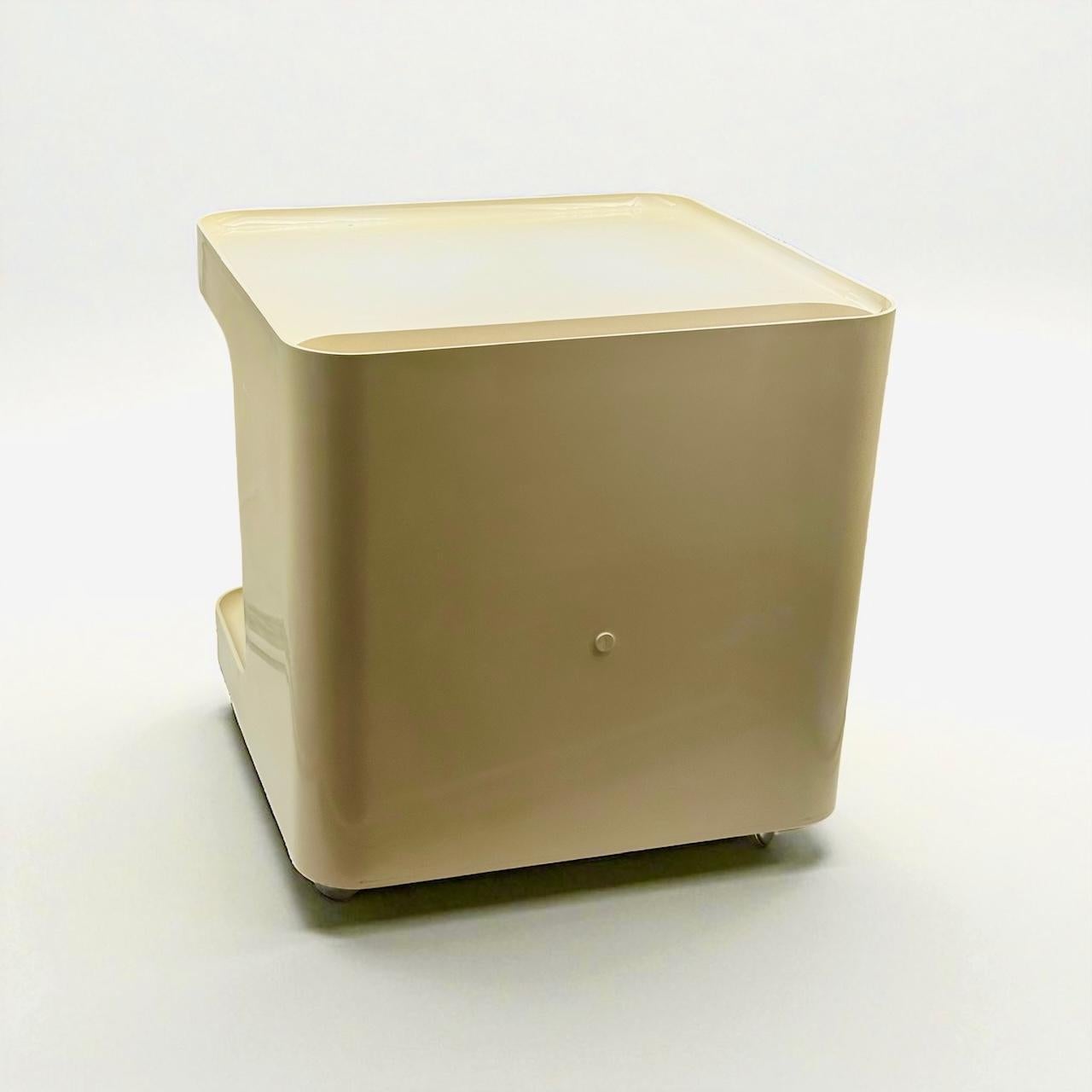 Chariot de bar italien des années 1970 de style Space A&M par M. I. One pour Longato, Novodur en vente 5