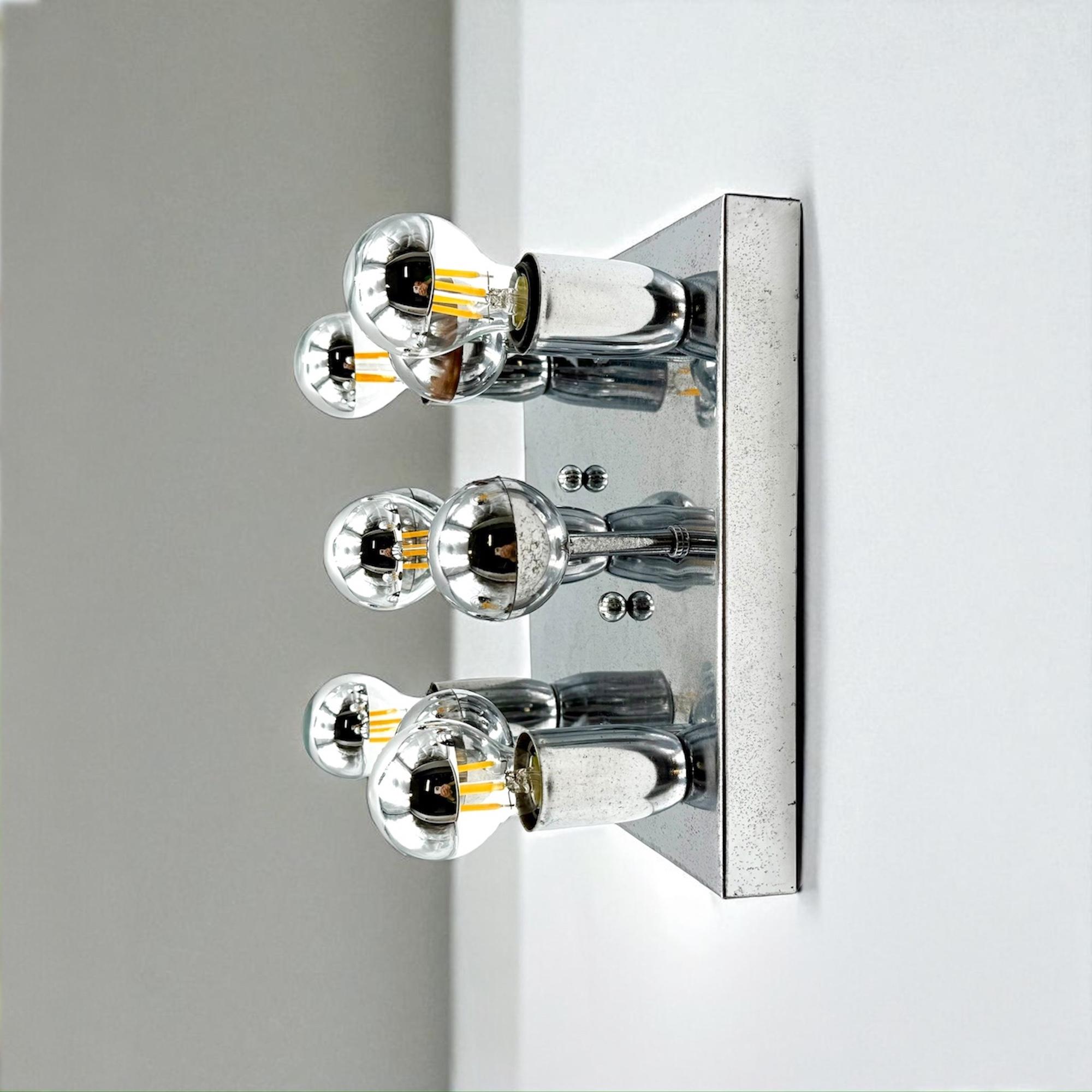 Metallo Lampada da parete o soffitto in cromo Space AGE degli anni '70 con lampadine a specchio in vendita