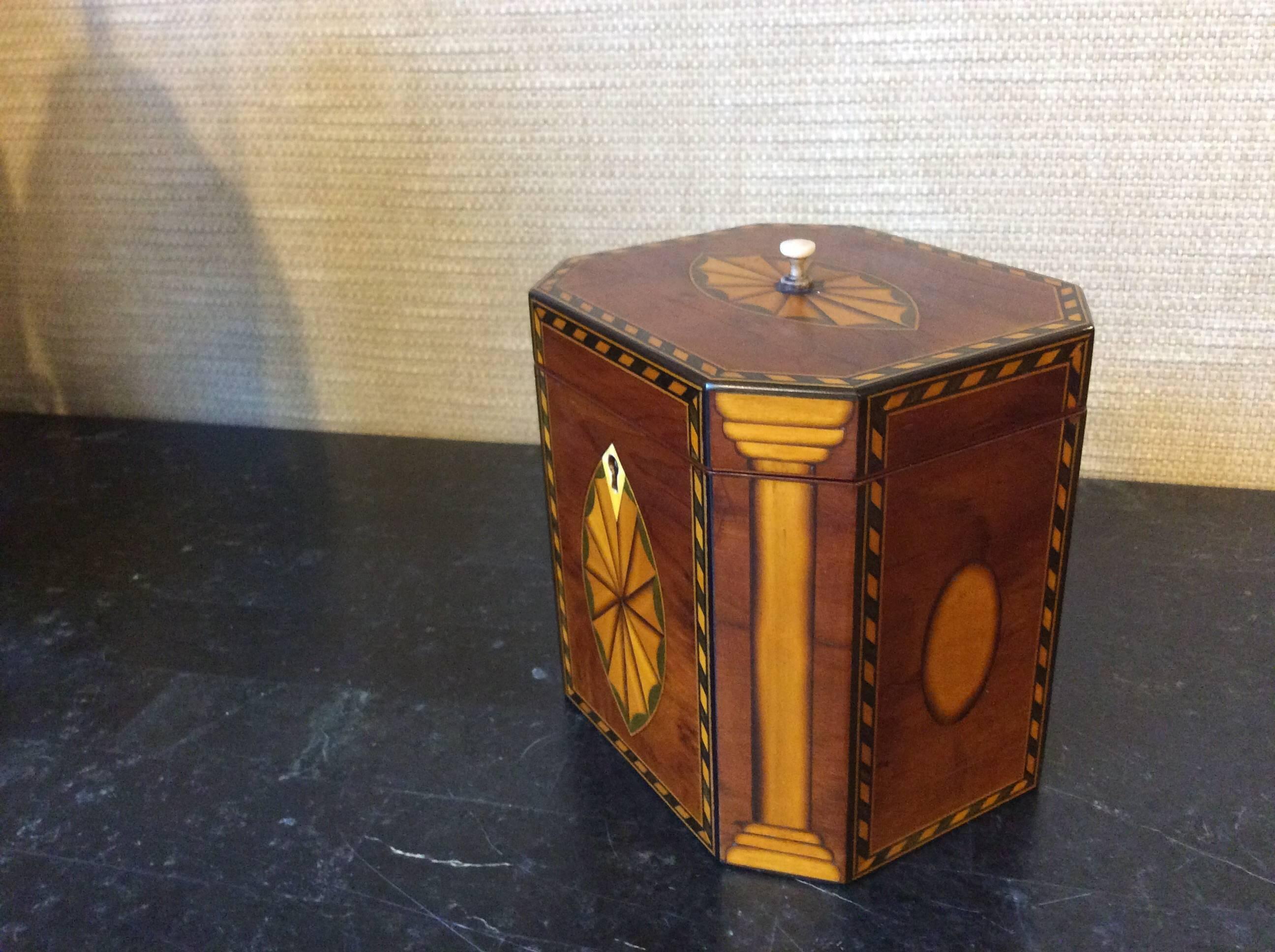 Late 20th century Georgian tea caddy.