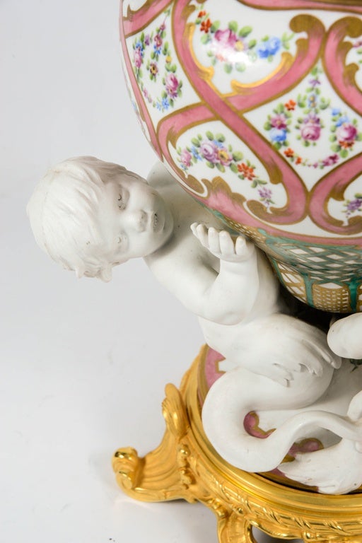 Sèvres Porcelain Vase In Excellent Condition For Sale In Paris, FR