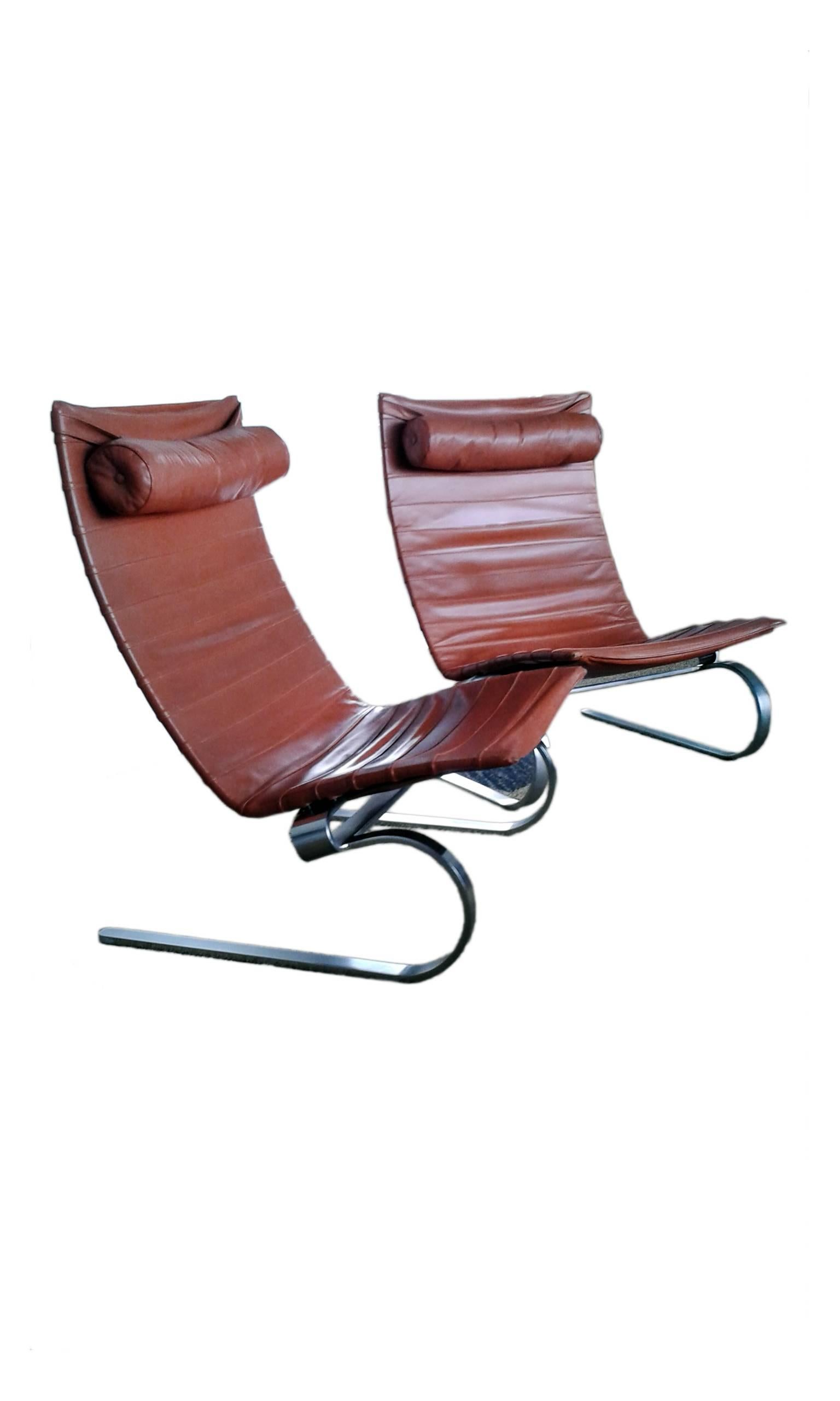 Offerd by Zitzo, Amsterdam: Pair of PK 20 lounge chair in original leather designed by Danish designer Poul Kjaerholm for E. Kold Christensen, Denmark 1968, original leather, matte chrome-plated steel.

Signed with impressed manufacturer’s mark to