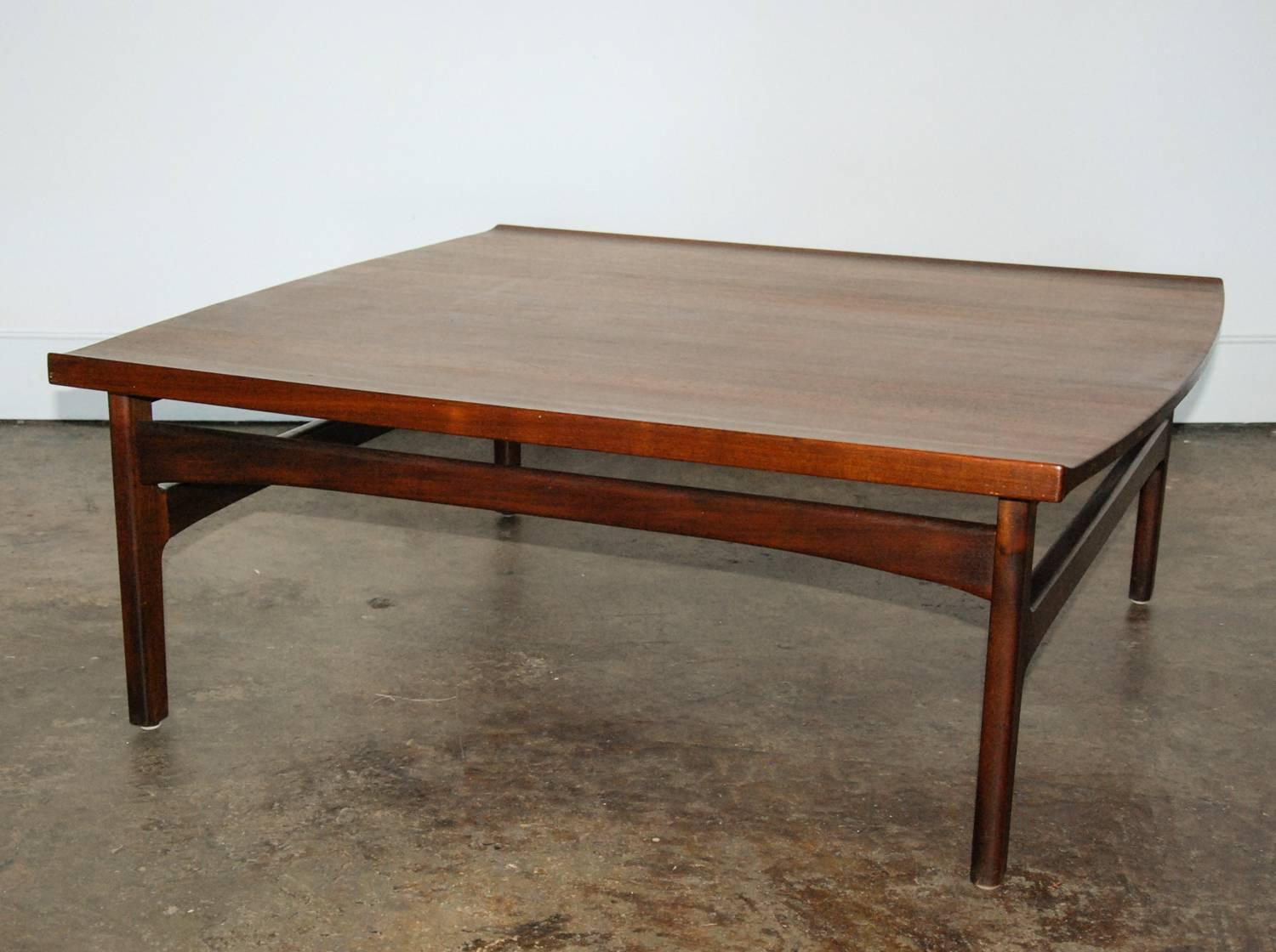 dux coffee table