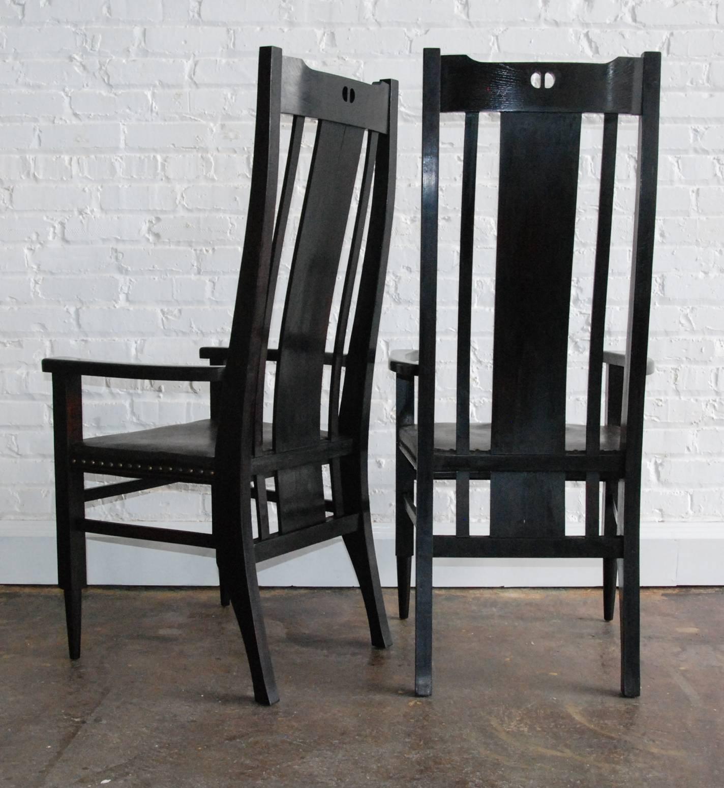 American Pair of Ebonized Oak and Leather Highback Arts & Crafts Style Chairs, circa 1980 For Sale
