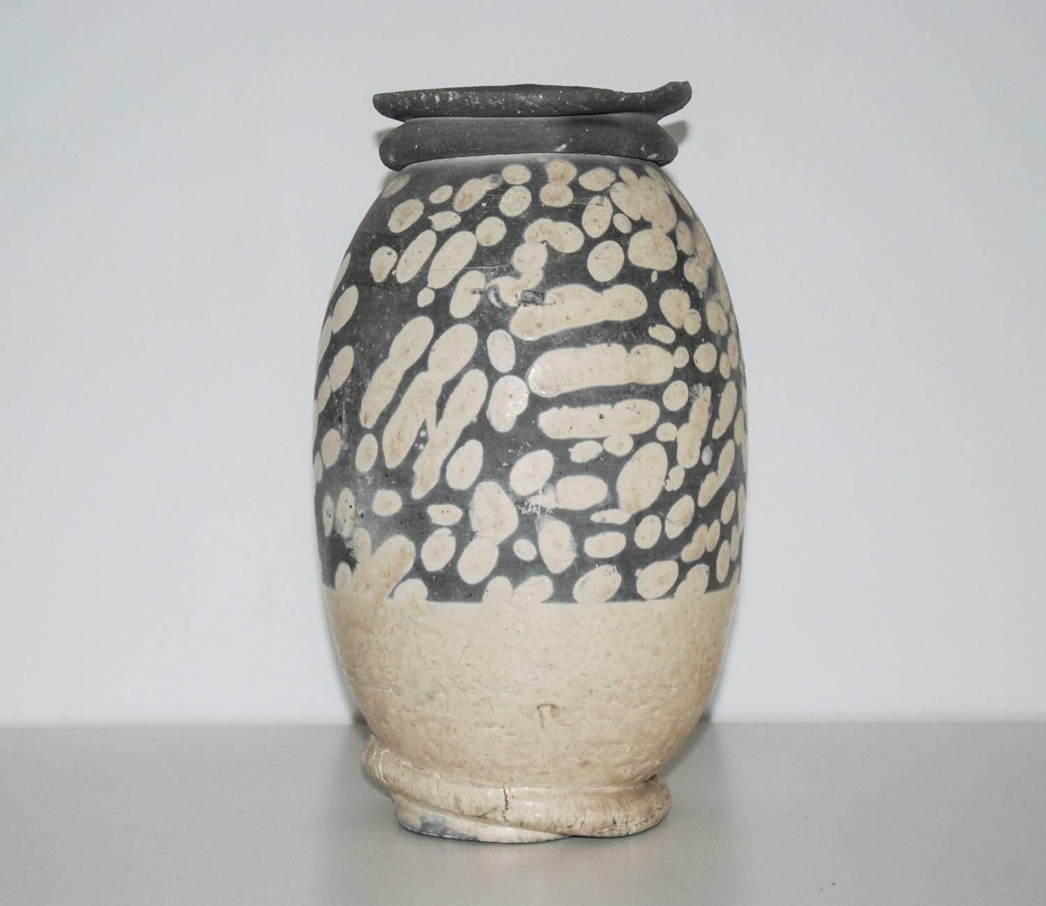 American Paul Soldner Raku-Fired Ceramic Vase, United States, circa 1980 For Sale