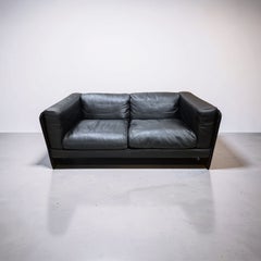 Schwarzes 2-Sitzer-Ledersofa von Tito Agnoli für Poltrona Frau, Italien, 1980er Jahre