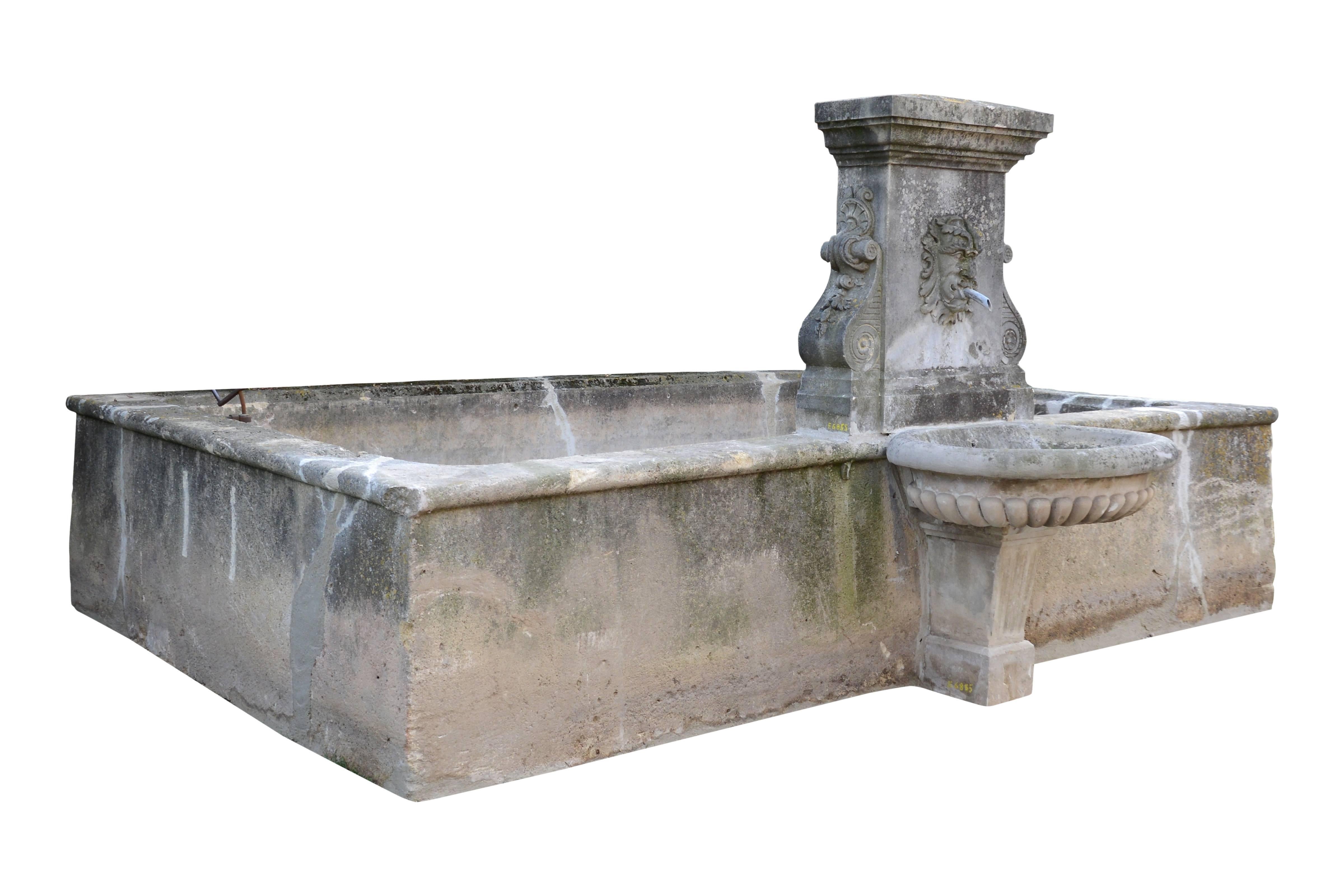 French Louis XIV Style Stone Basin with Fountain Backed, circa 1820 For Sale
