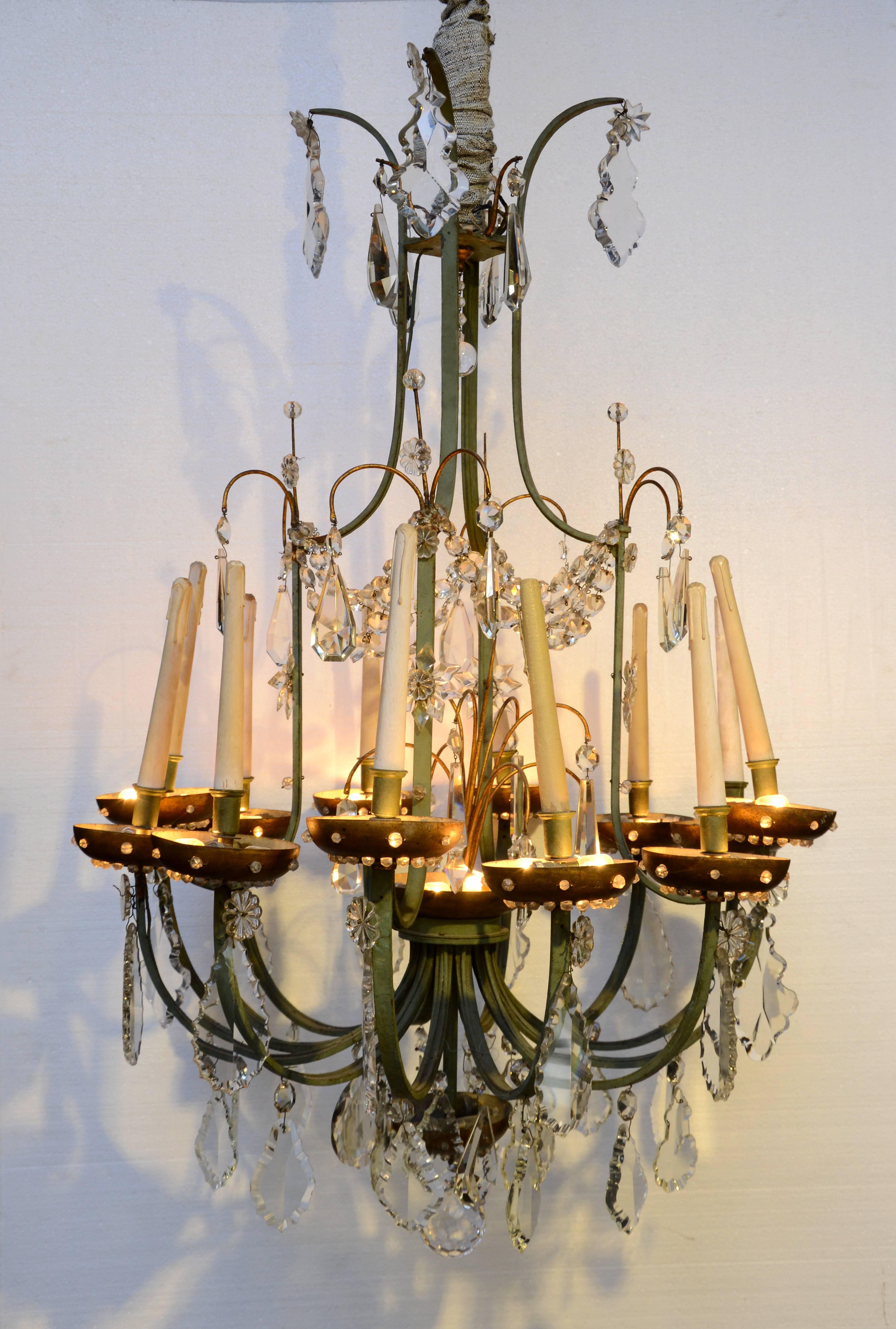 Louis XV Style Wrought Iron Candelabra with Crystal Pendants, 20th Century In Good Condition For Sale In Richebourg, Yvelines