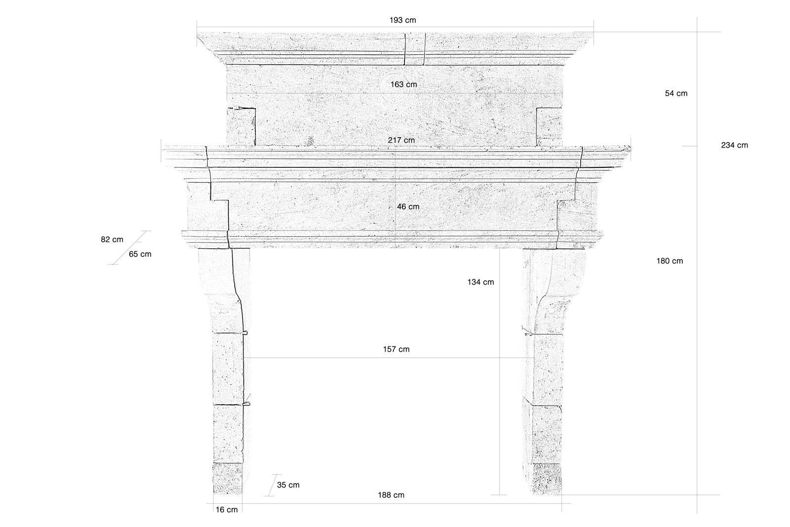 Louis XIII limestone fireplace dating from the 17th century. The monolith lintel rests on the legs via console corbels. The cornice presents multiple setbacks.