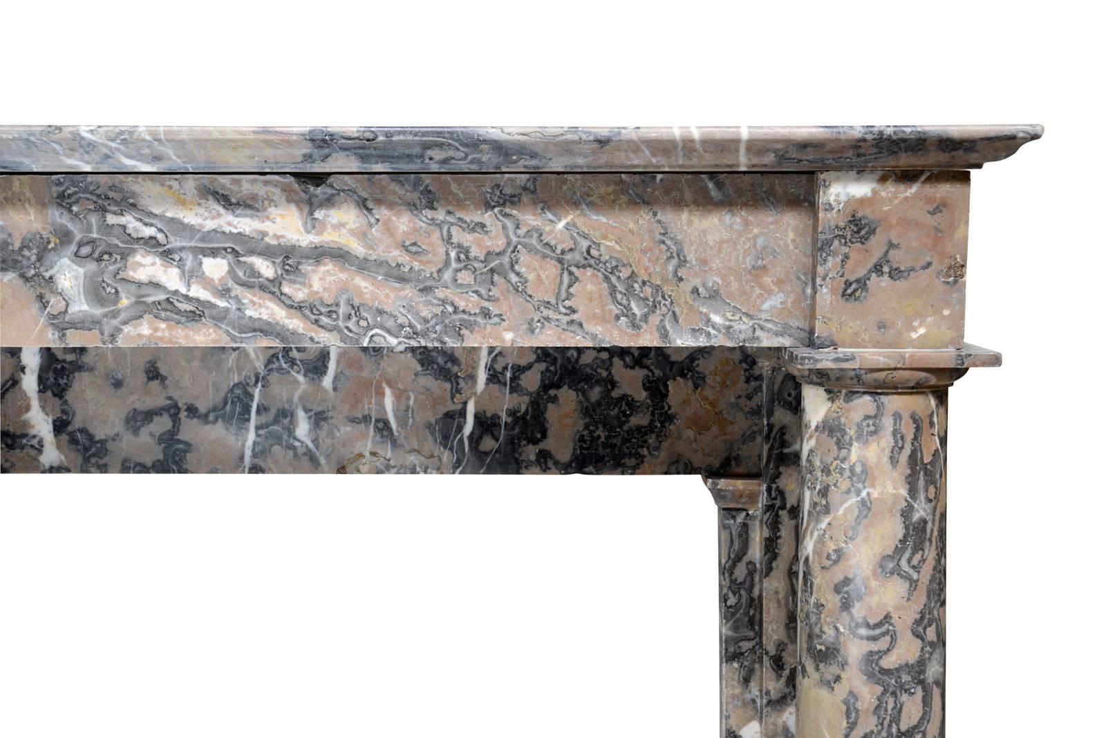 French Empire Period Caunes Grey Marble Fireplace, 19th Century In Good Condition For Sale In Richebourg, Yvelines