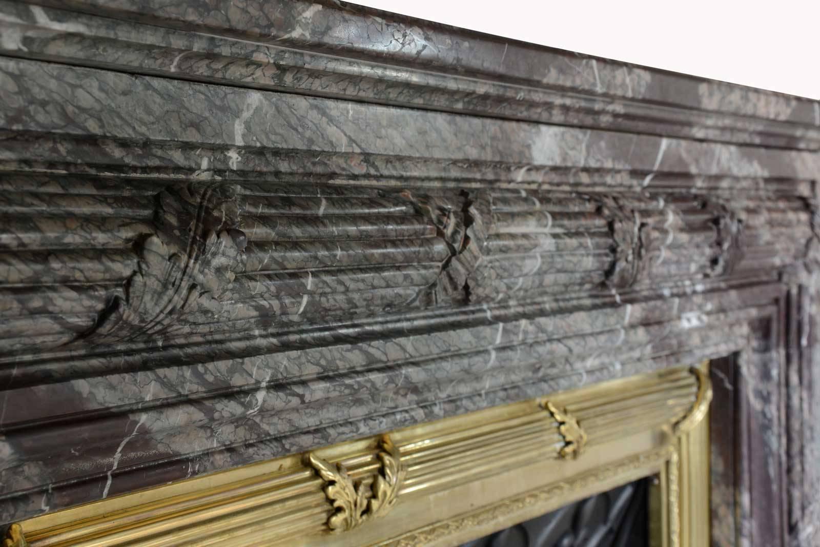 Louis XVI Style Campan Marble Fireplace, 19th Century In Good Condition For Sale In Richebourg, Yvelines