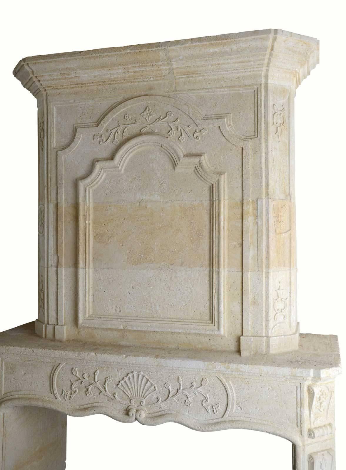 Regency Stone Fireplace, 18th Century In Good Condition For Sale In Richebourg, Yvelines