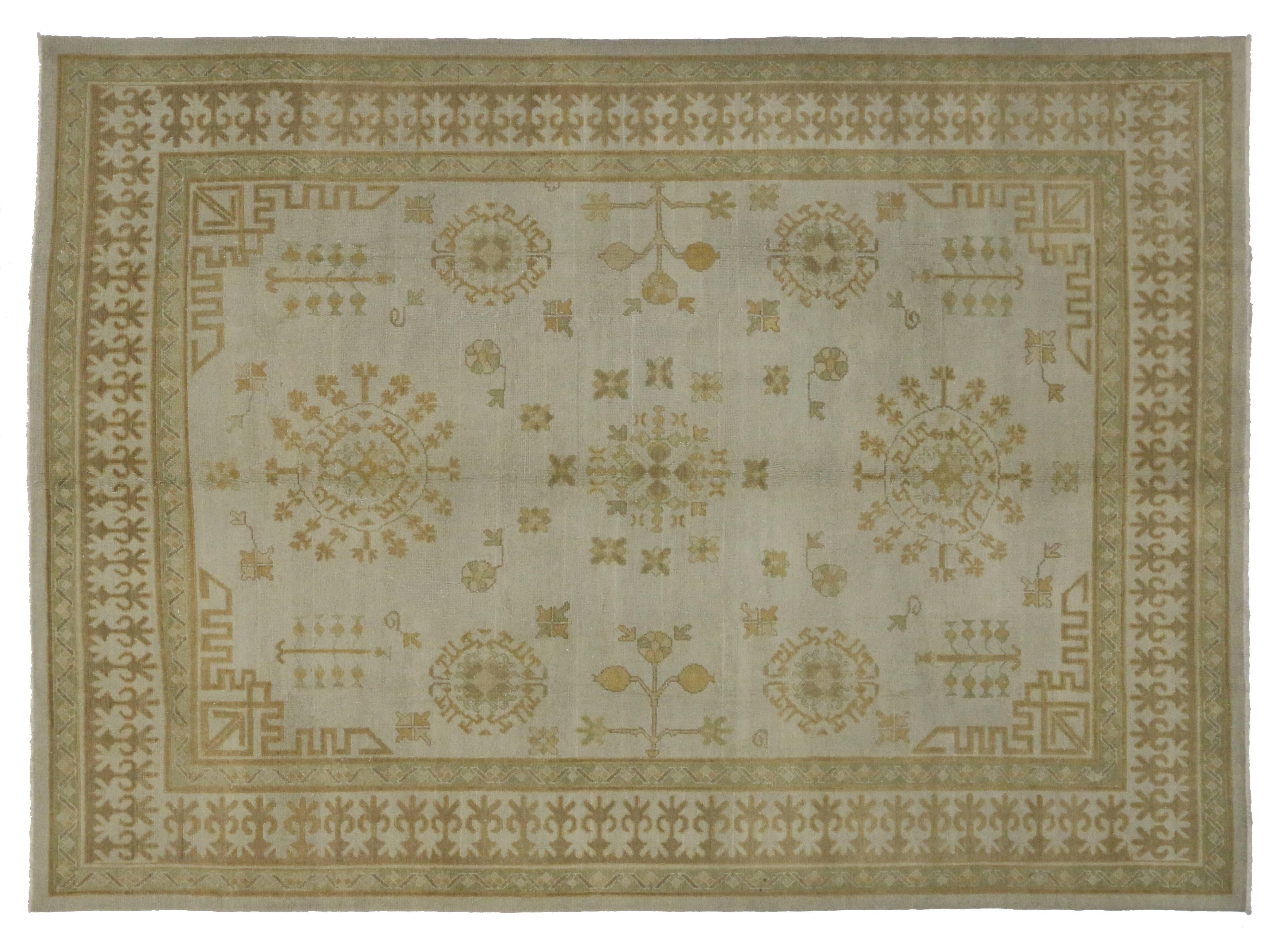 Hand-Knotted Modern Turkish Oushak Rug with Transitional Style and Casual Elegance For Sale