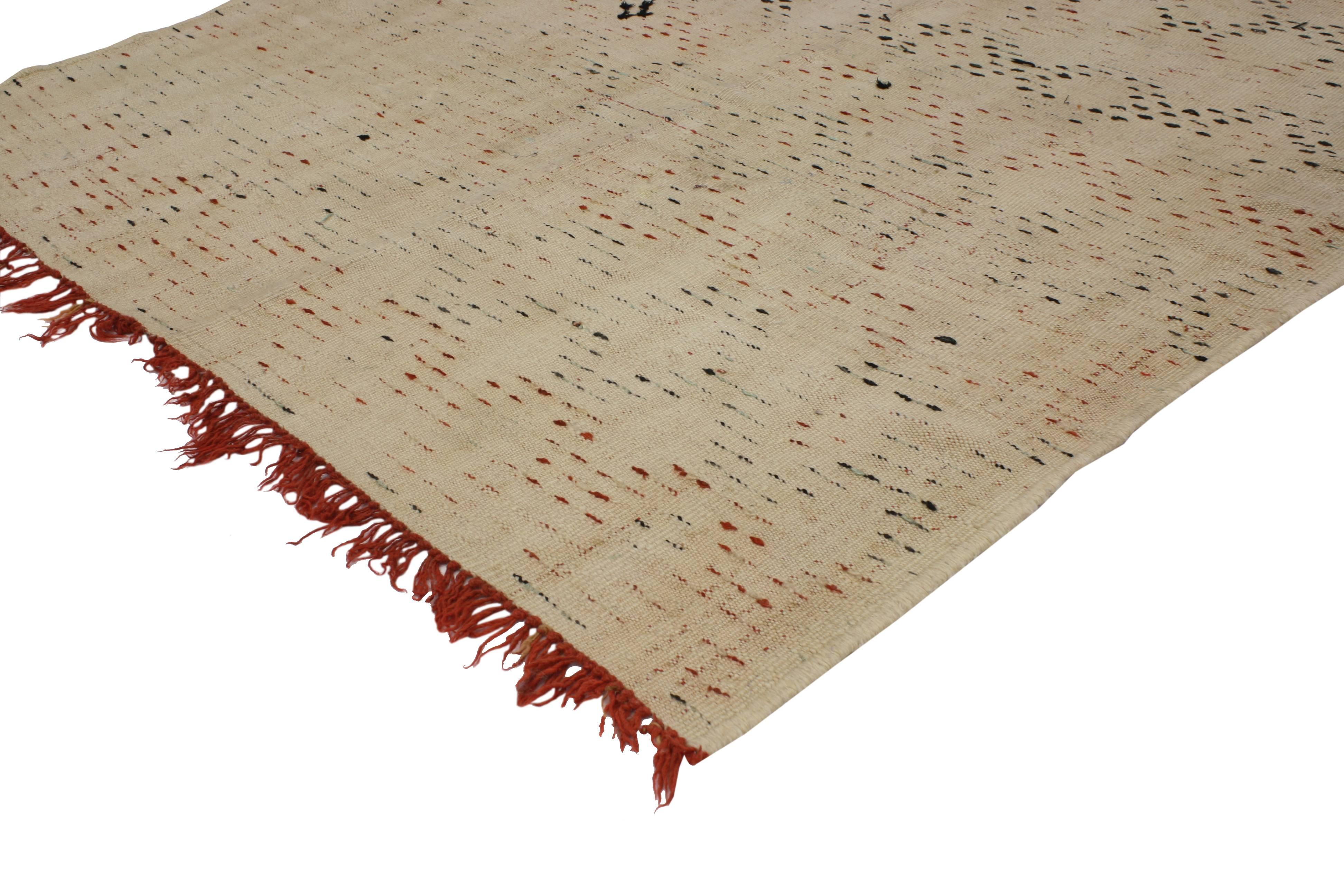 Vintage Berber Moroccan Rug with Minimalist Tribal Design. This hand-woven wool vintage Berber Moroccan rug features a Minimalist tribal design. It is a welcome foil for Mid-Century Modern furnishings. It adds texture to Minimalist decor and