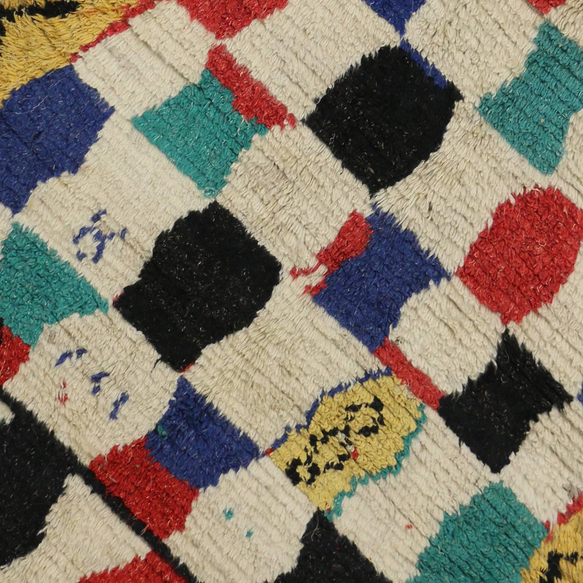 Mid-Century Modern Vintage Berber Moroccan Azilal Rug with Tribal Style In Good Condition In Dallas, TX