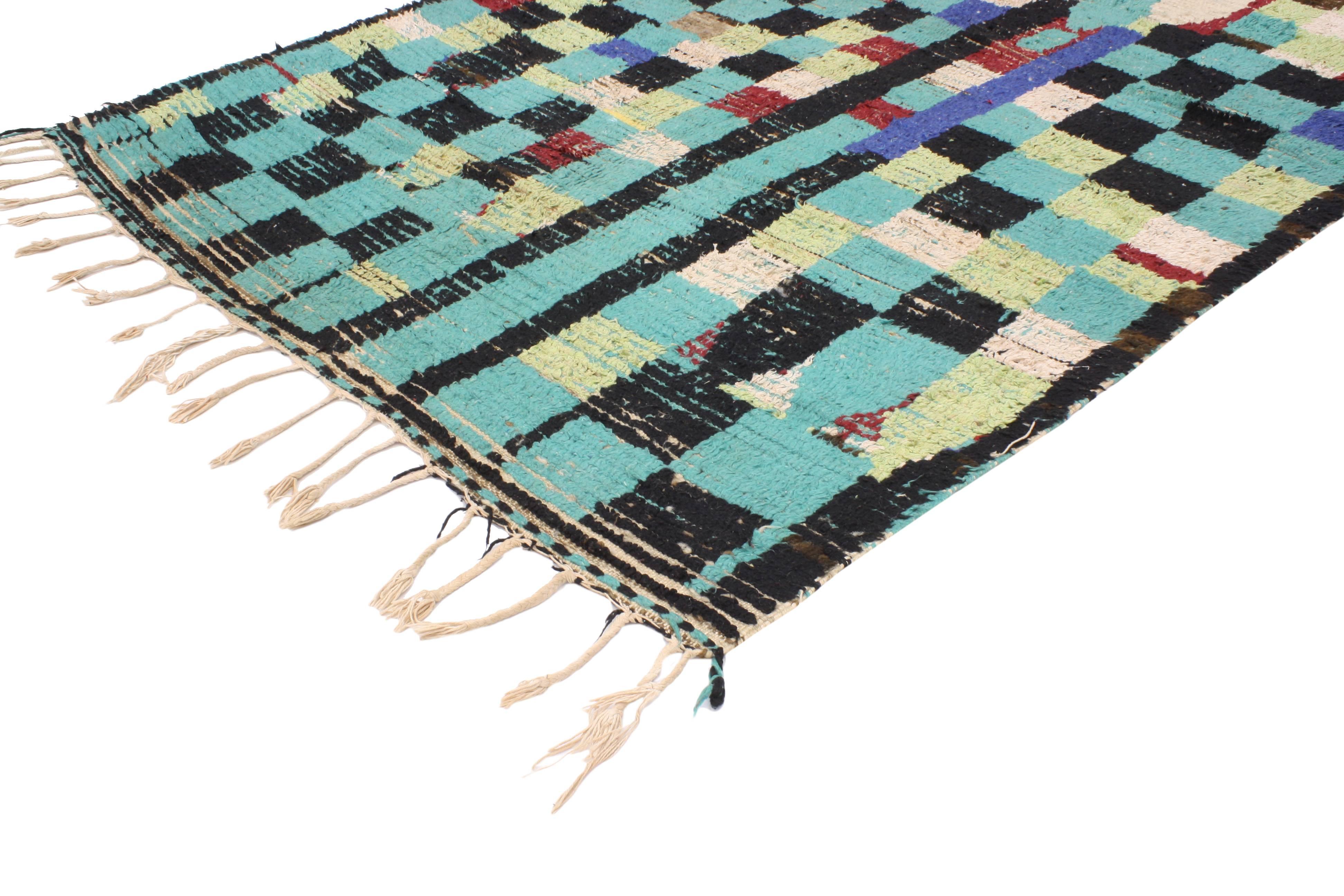 20439 Tapis berbère marocain vintage de style cubiste Bauhaus. Ce tapis marocain vintage en laine noué à la main présente un motif géométrique composé de carrés et de rectangles (baguettes). Les tiges carrées et rectangulaires s'unissent pour créer