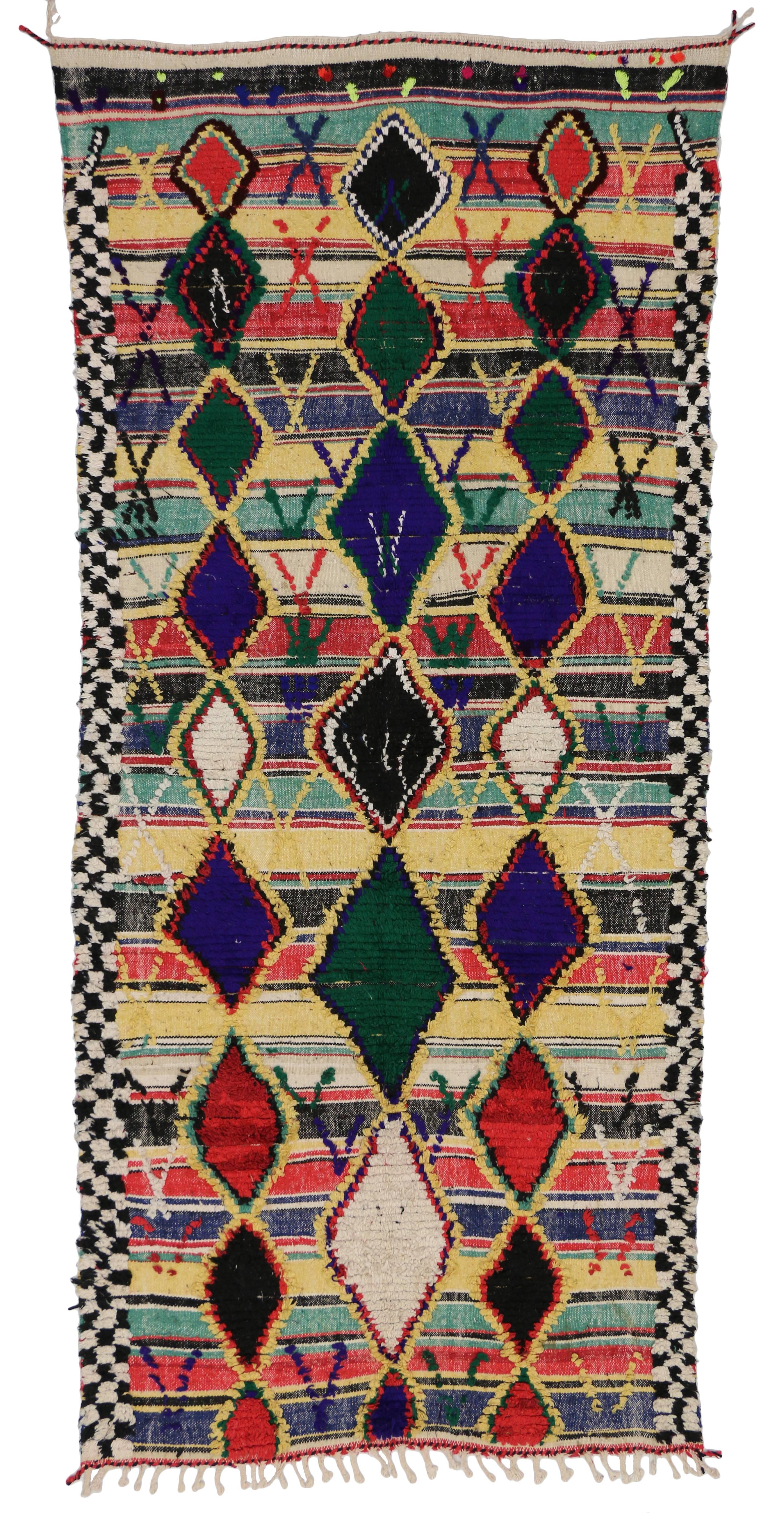 Marokkanischer Kelim mit modernem Stammesstil, hoher und niedriger Strukturteppich (Wolle) im Angebot