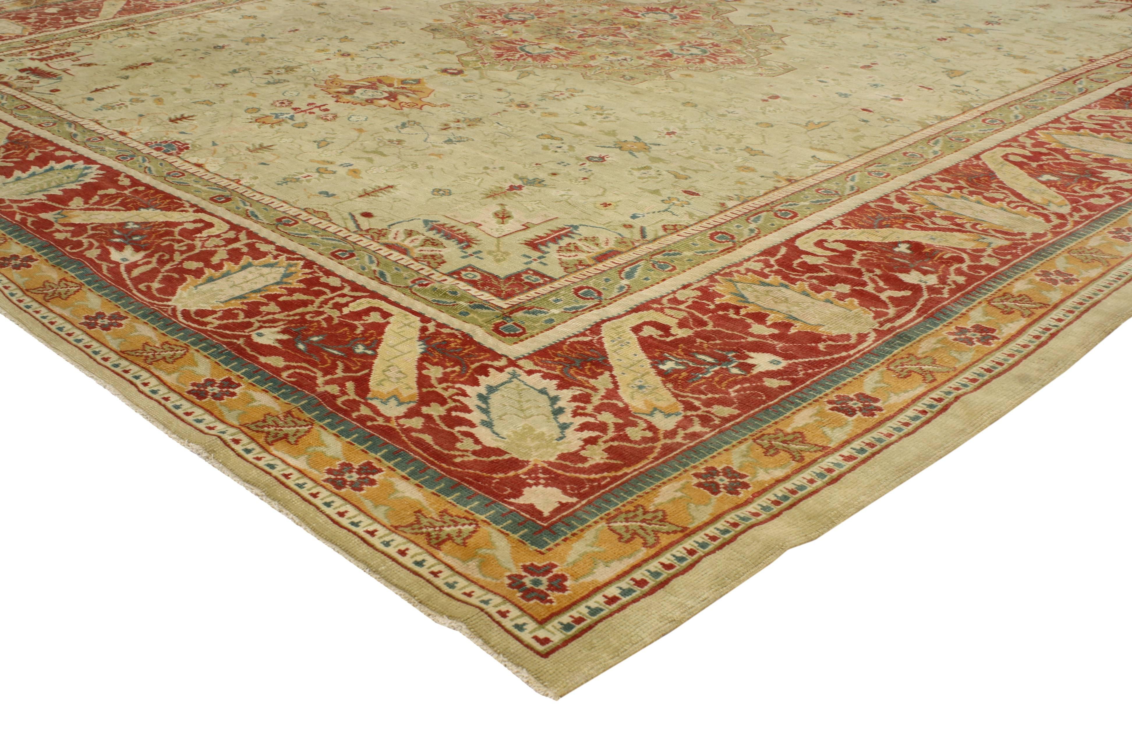 Antique Turkish Oushak with Traditional Modern Style In Good Condition For Sale In Dallas, TX