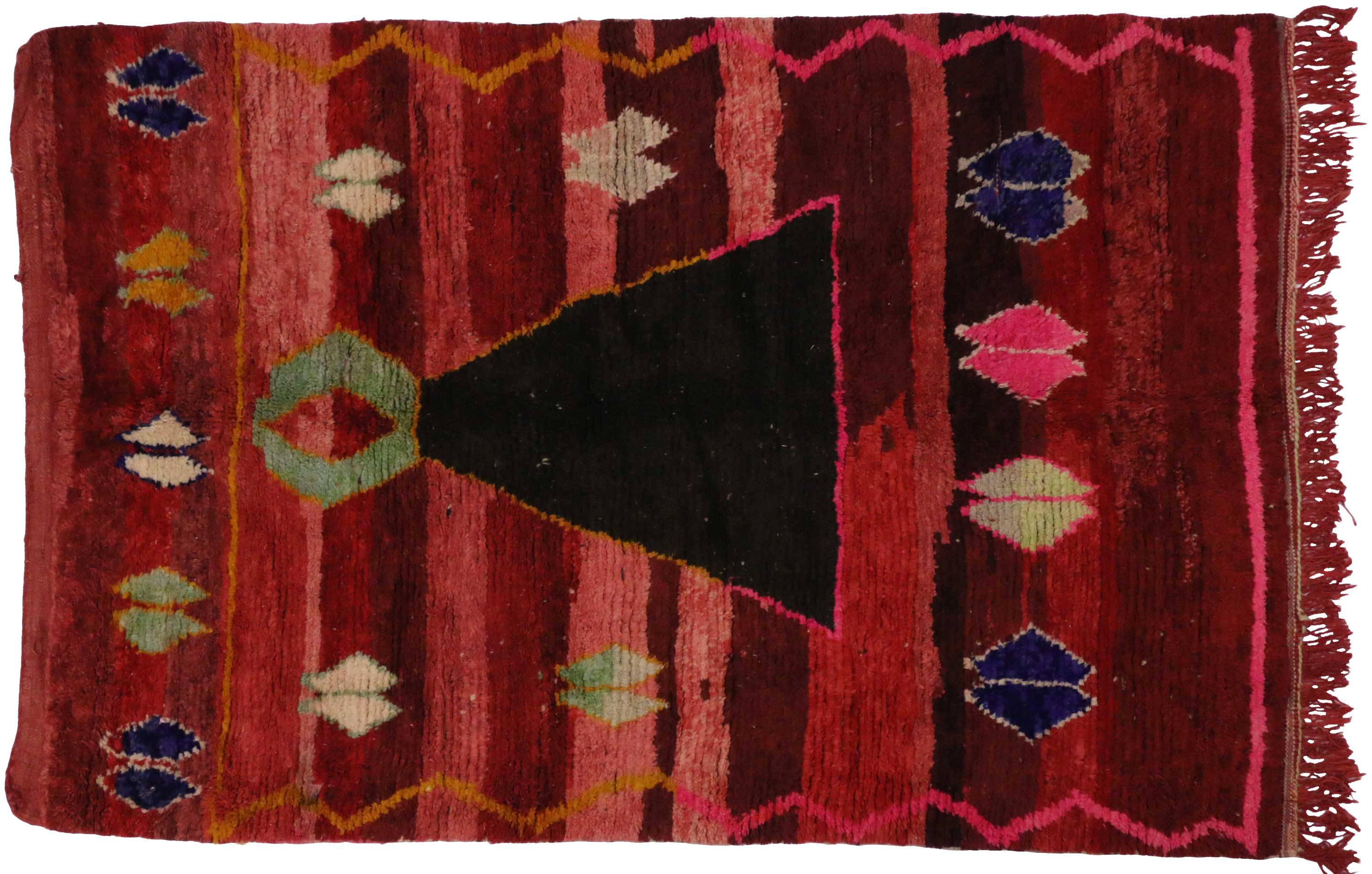 Boho Chic Berber Moroccan Rug with Contemporary Abstract Style In Good Condition In Dallas, TX