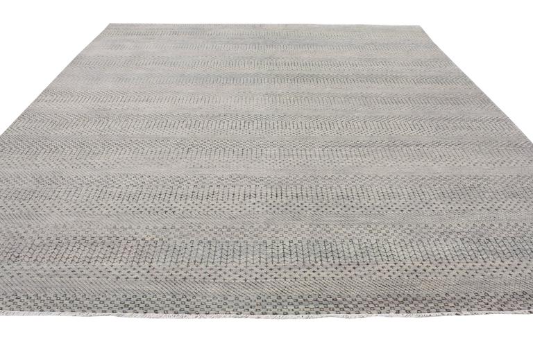 Transitional Grass Cloth Patterned Gray Area Rug with Modern Style For