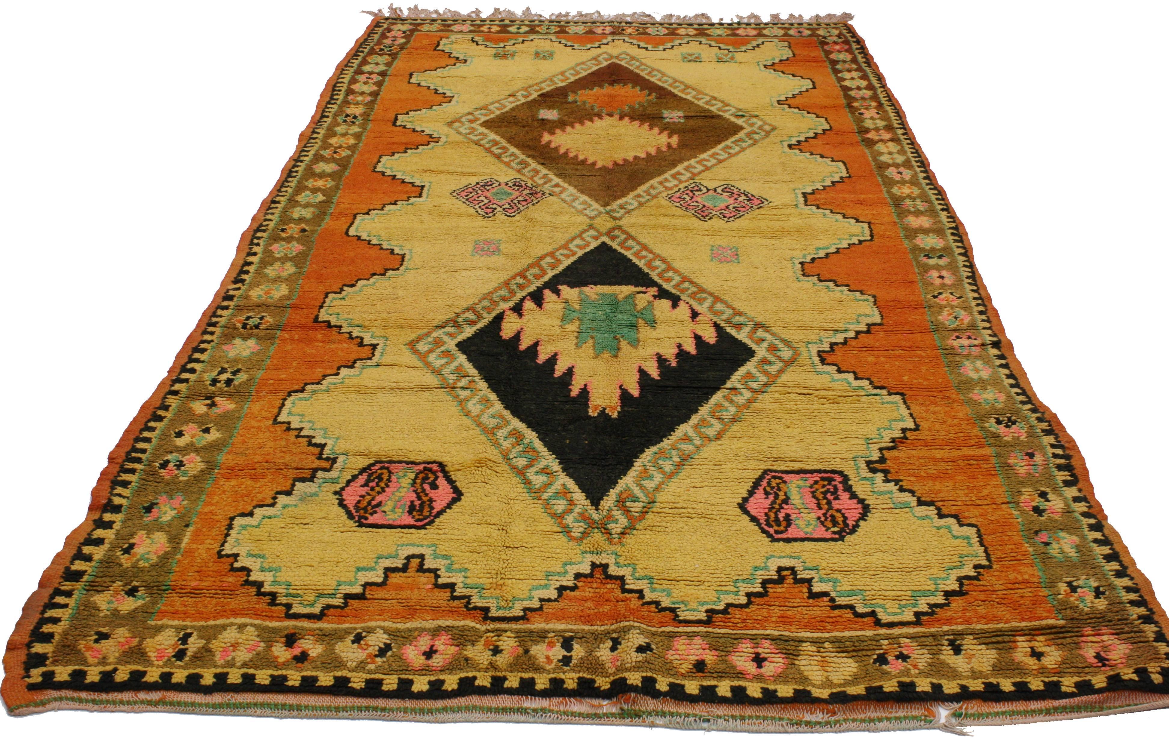 Vintage Berber Moroccan Rug with Boho Chic Modern Tribal Style In Good Condition In Dallas, TX