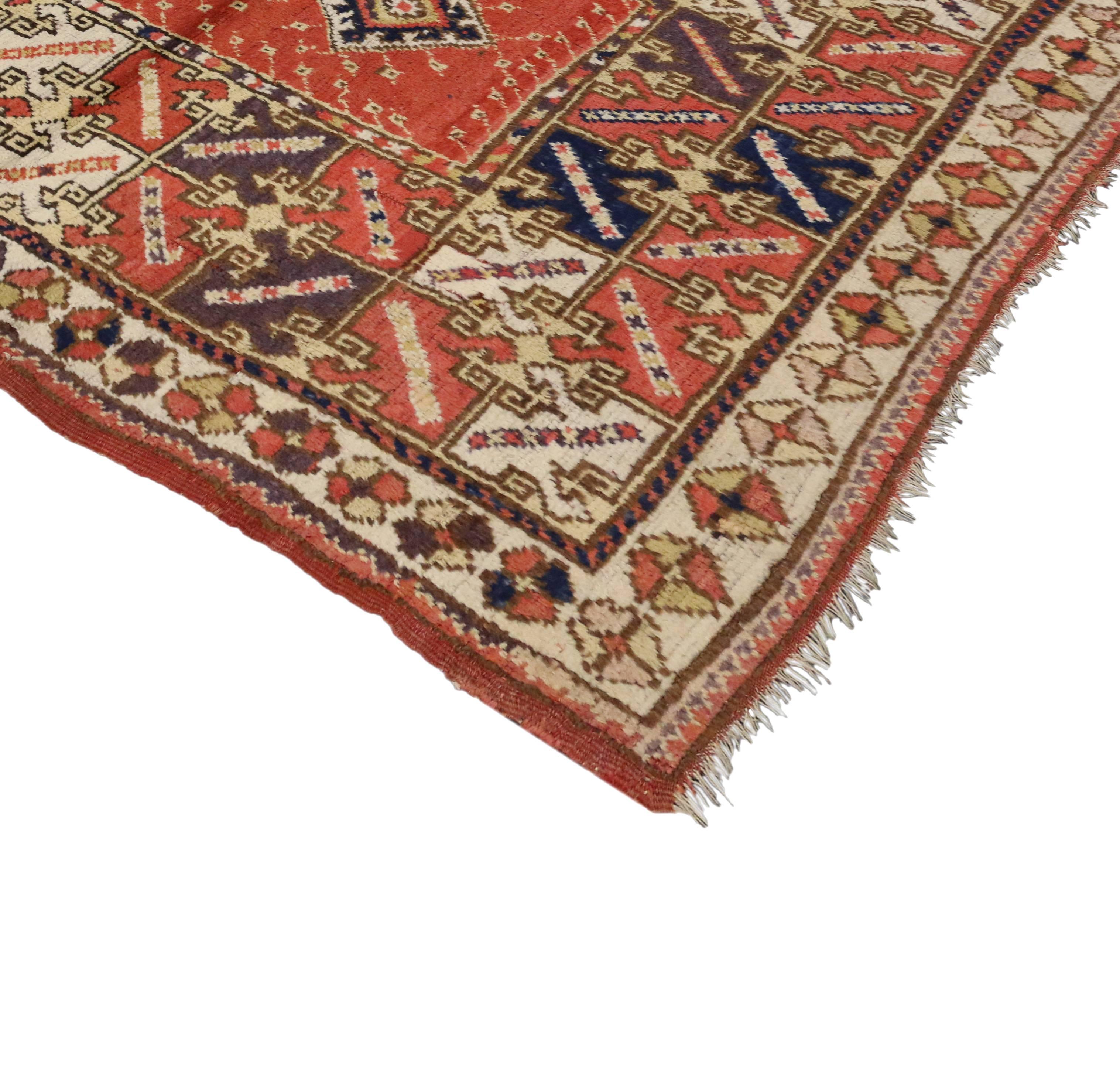 Alfombra turca antigua con estilo tribal moderno, para cocina, recibidor o entrada Anudado a mano en venta