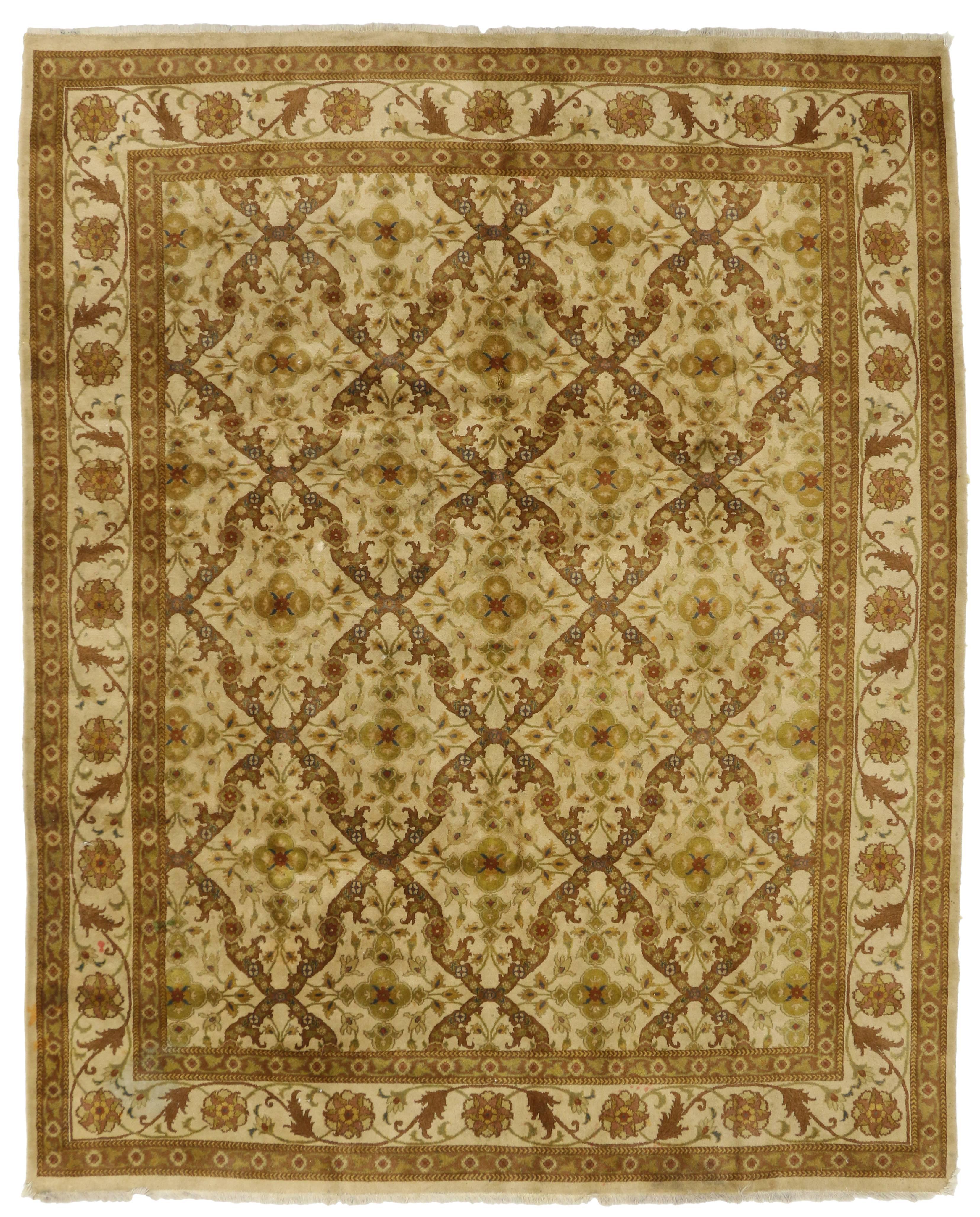 Vintage Indian Rug with Transitional Style and Golden Hues and Modern Style In Good Condition For Sale In Dallas, TX