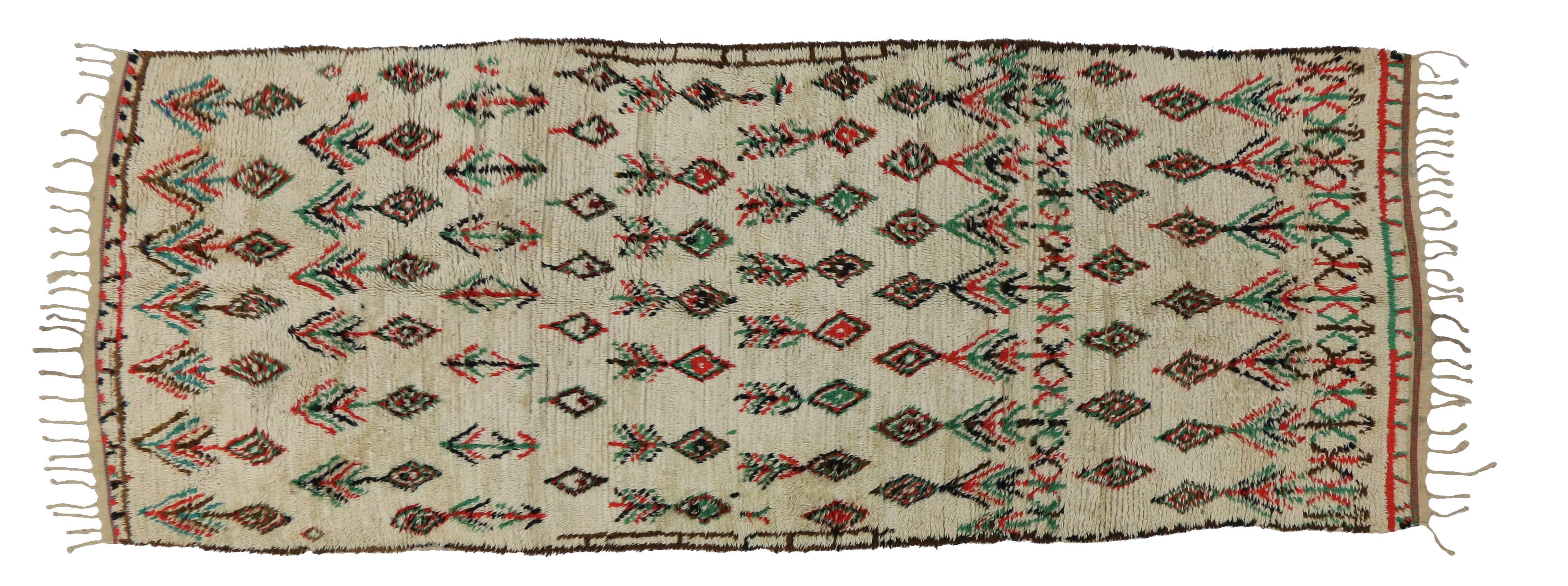 Tapis Azilal marocain berbère des années 1960 avec style bohème tribal Bon état - En vente à Dallas, TX
