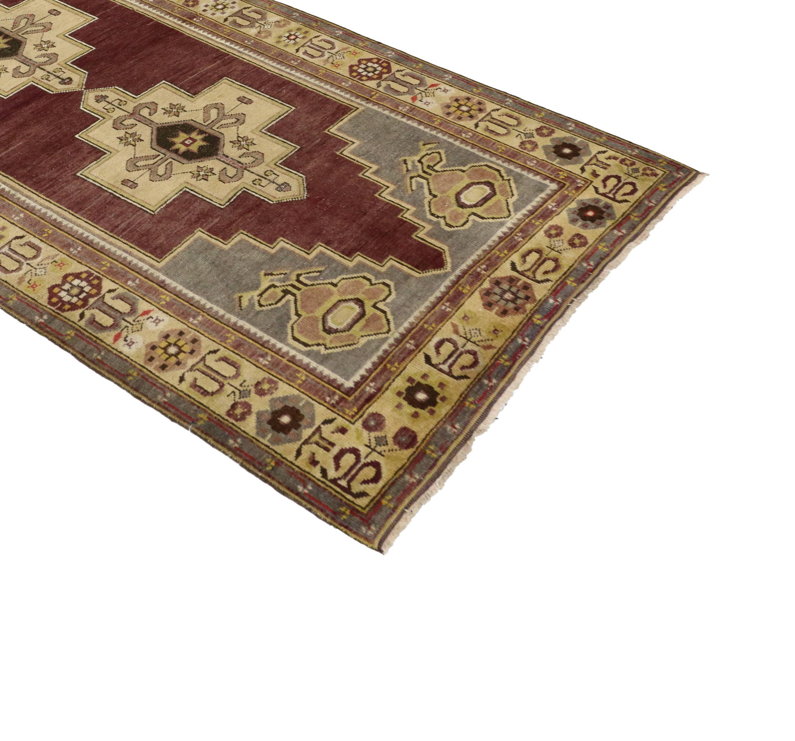 Vintage Turkish Oushak Rug with Traditional Modern Style 3