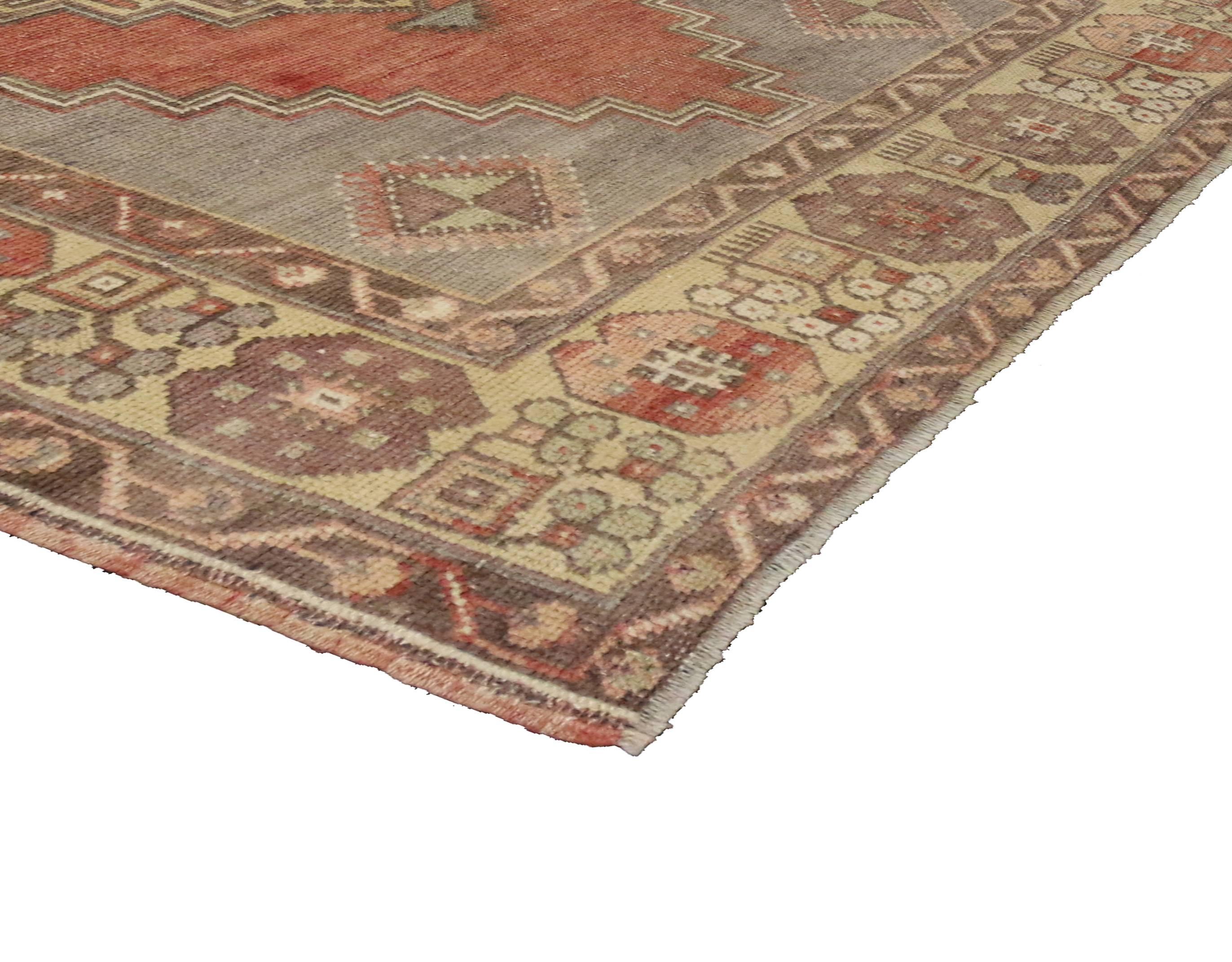 20th Century Vintage Turkish Oushak Rug with Traditional Style, Entry or Foyer Rug For Sale