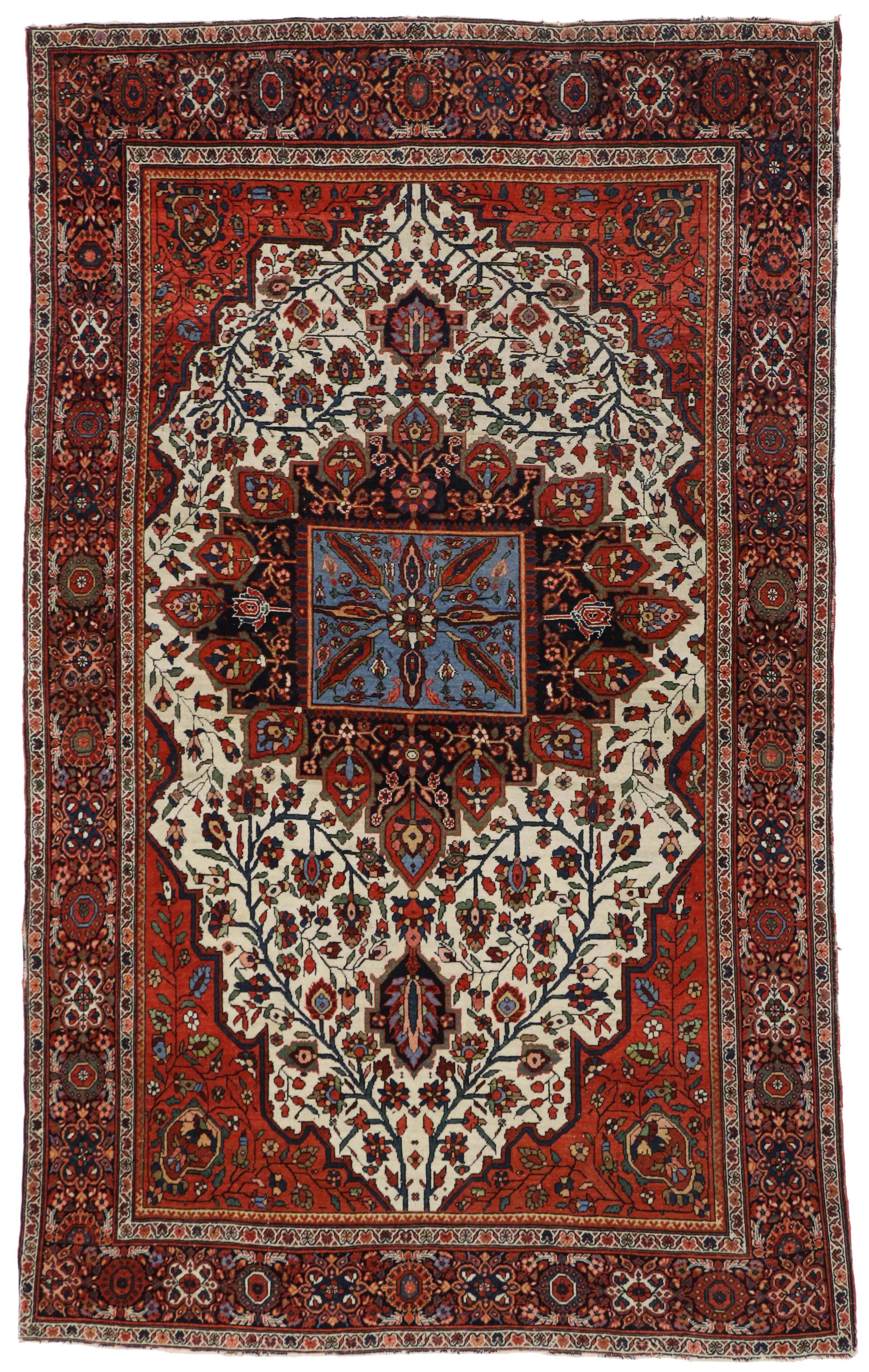 Wool Antique Persian Sarouk Farahan Rug with Modern Style For Sale