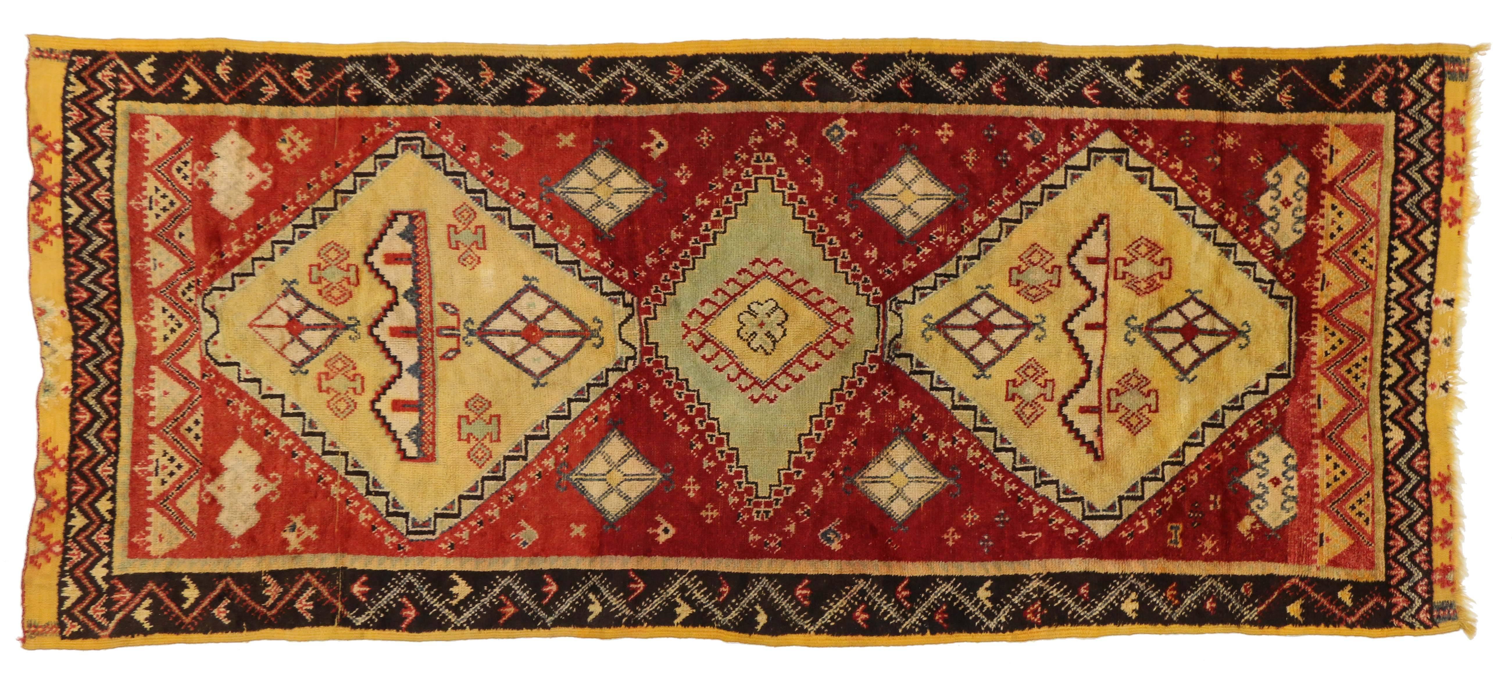 Vintage Berber Moroccan Rug with Modern Tribal Style For Sale 1