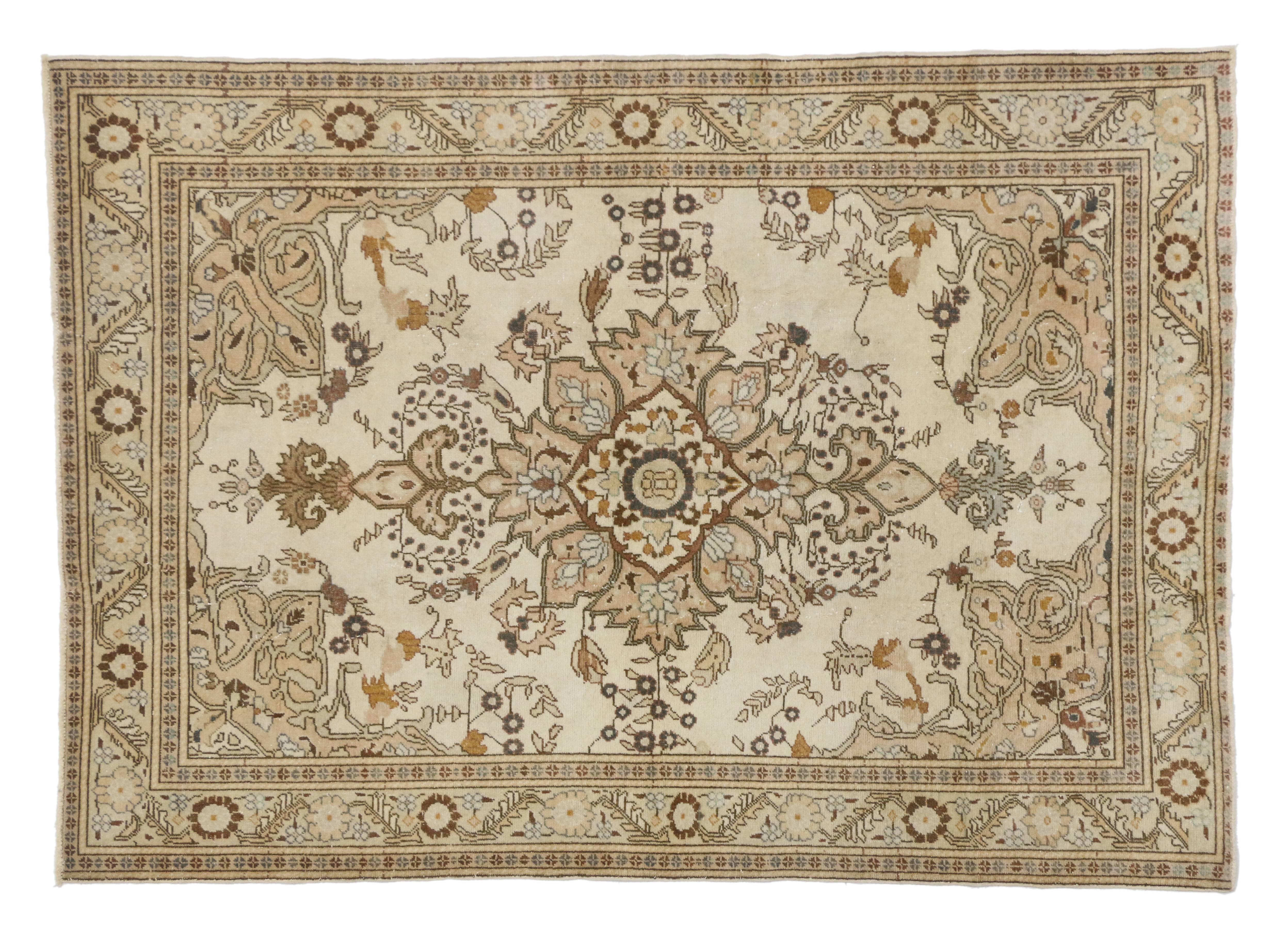 20th Century Vintage Turkish Sivas Rug with Transitional Style in Light Colors For Sale