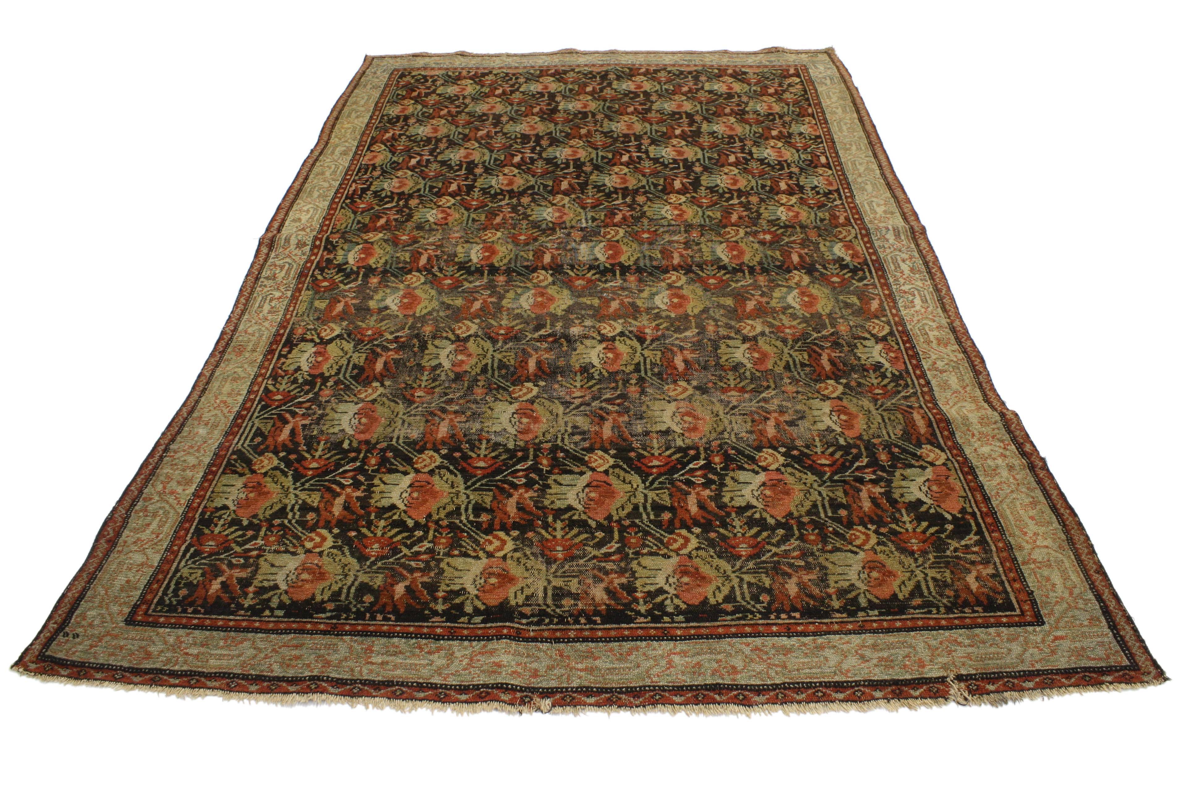 Vintage Persian Senneh Rug with American Colonial Style In Good Condition For Sale In Dallas, TX