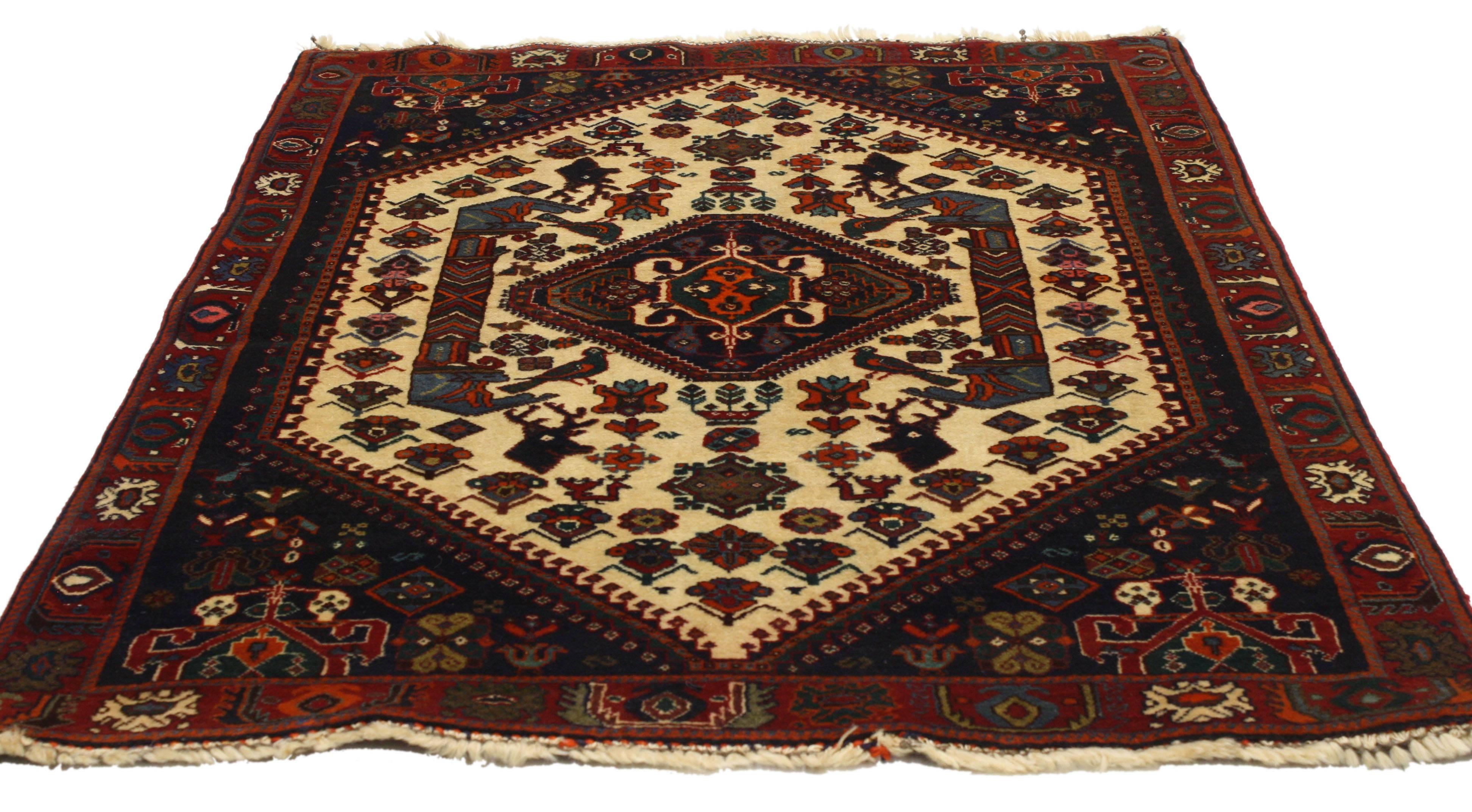 Vintage Persian Shiraz Rug with Modern Tribal Style In Good Condition For Sale In Dallas, TX