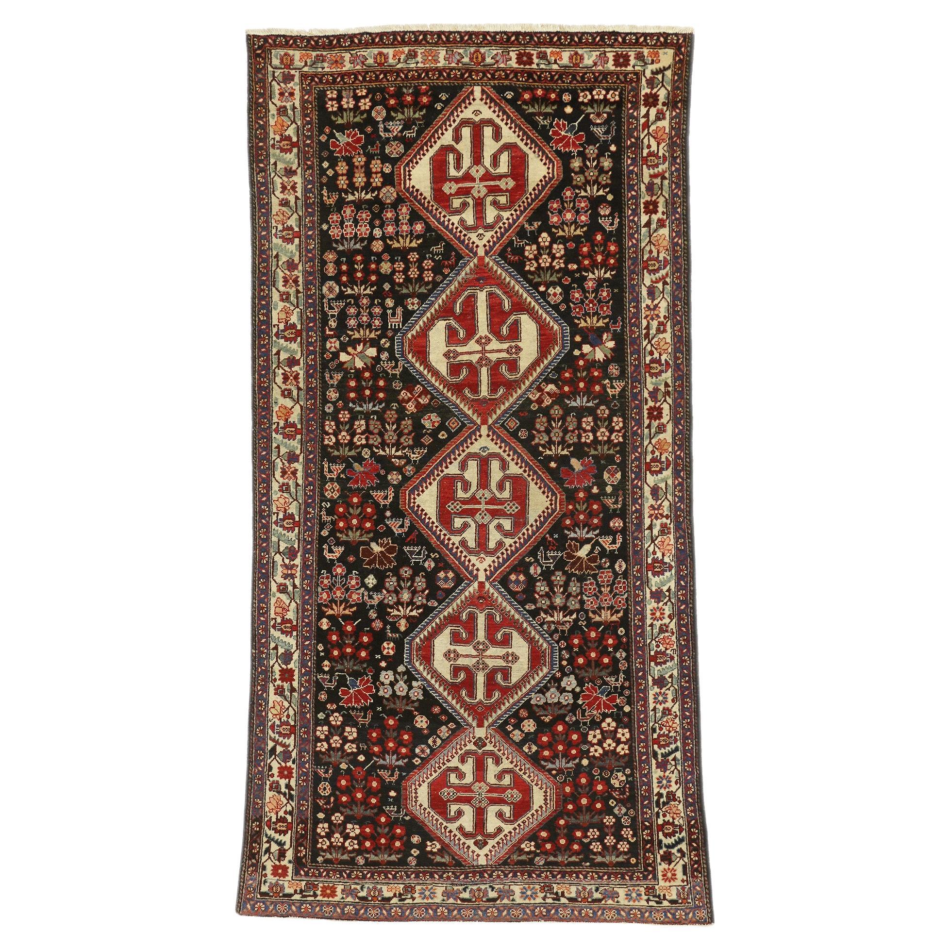 Tapis persan ancien de style traditionnel en vente