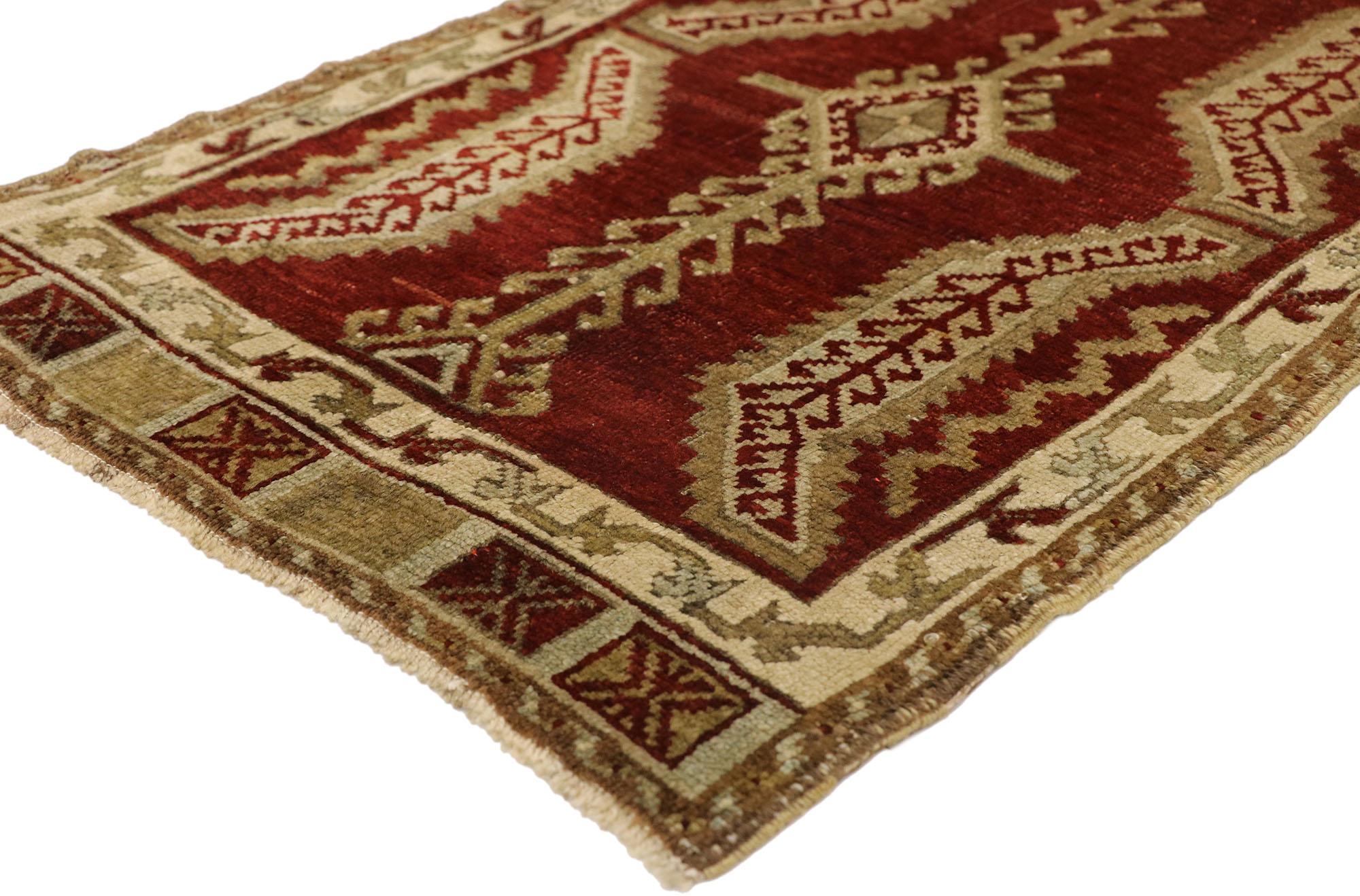 Türkischer Oushak Yastik-Schachtelteppich im Vintage-Stil, kleiner Akzent-Teppich (Handgeknüpft) im Angebot